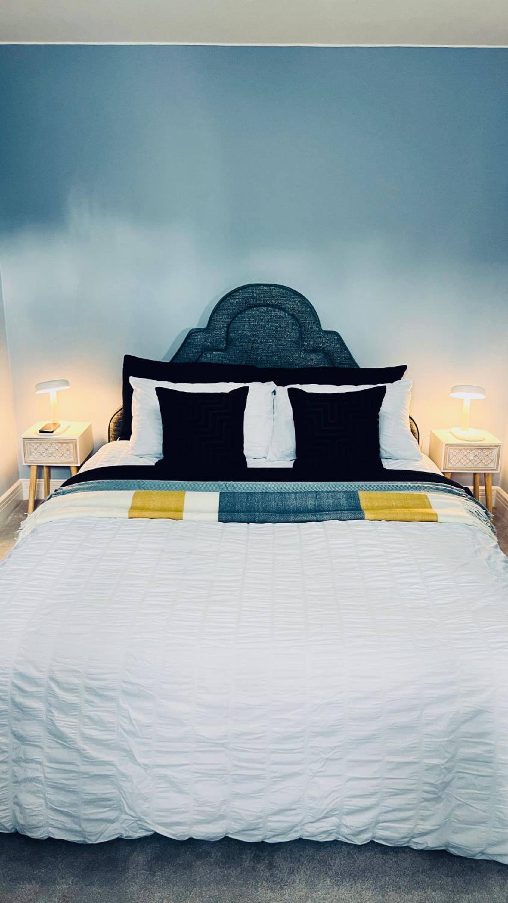 Deluxe 2 Bedroom Apartment