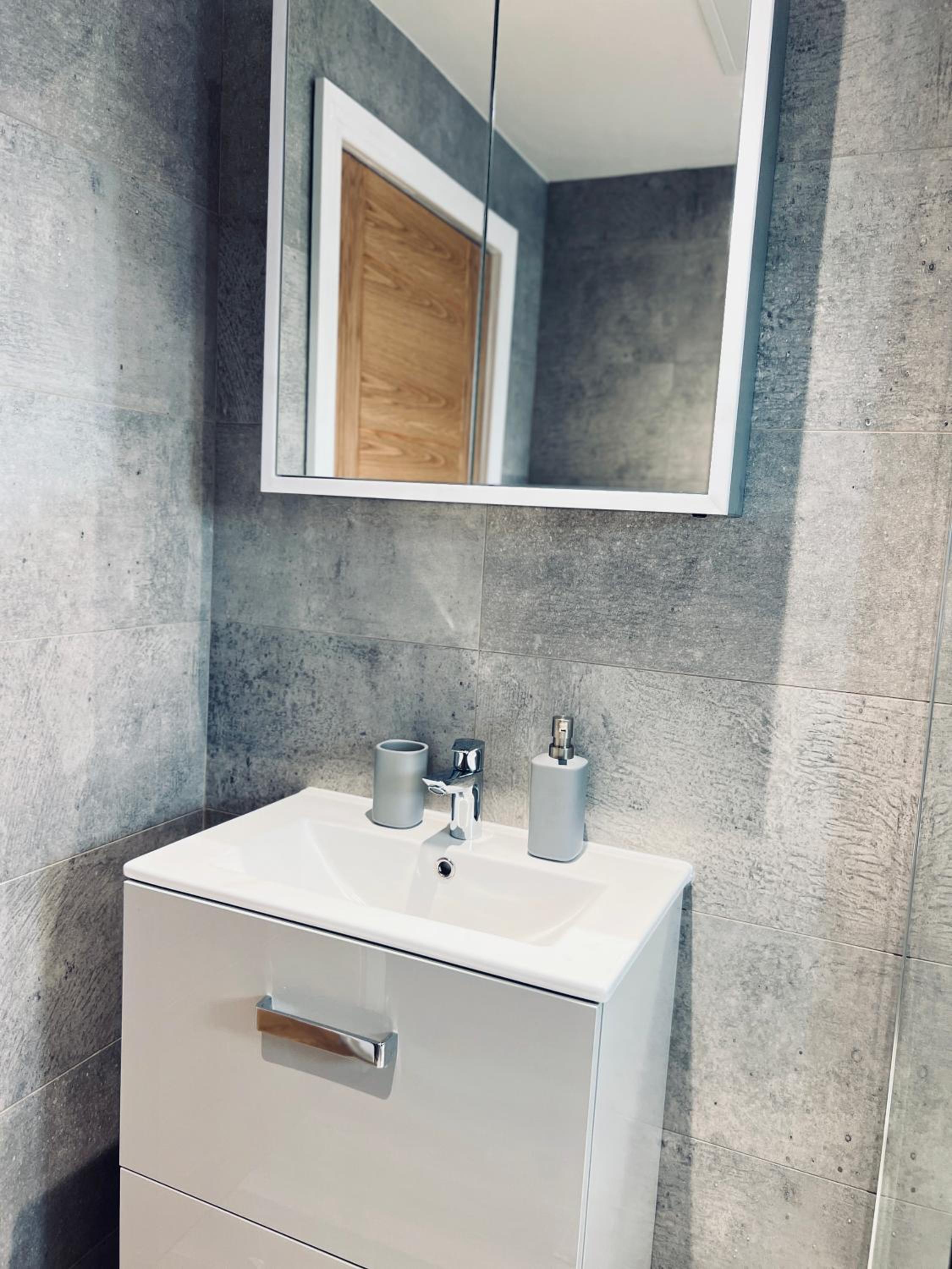 Deluxe 2 Bedroom Apartment