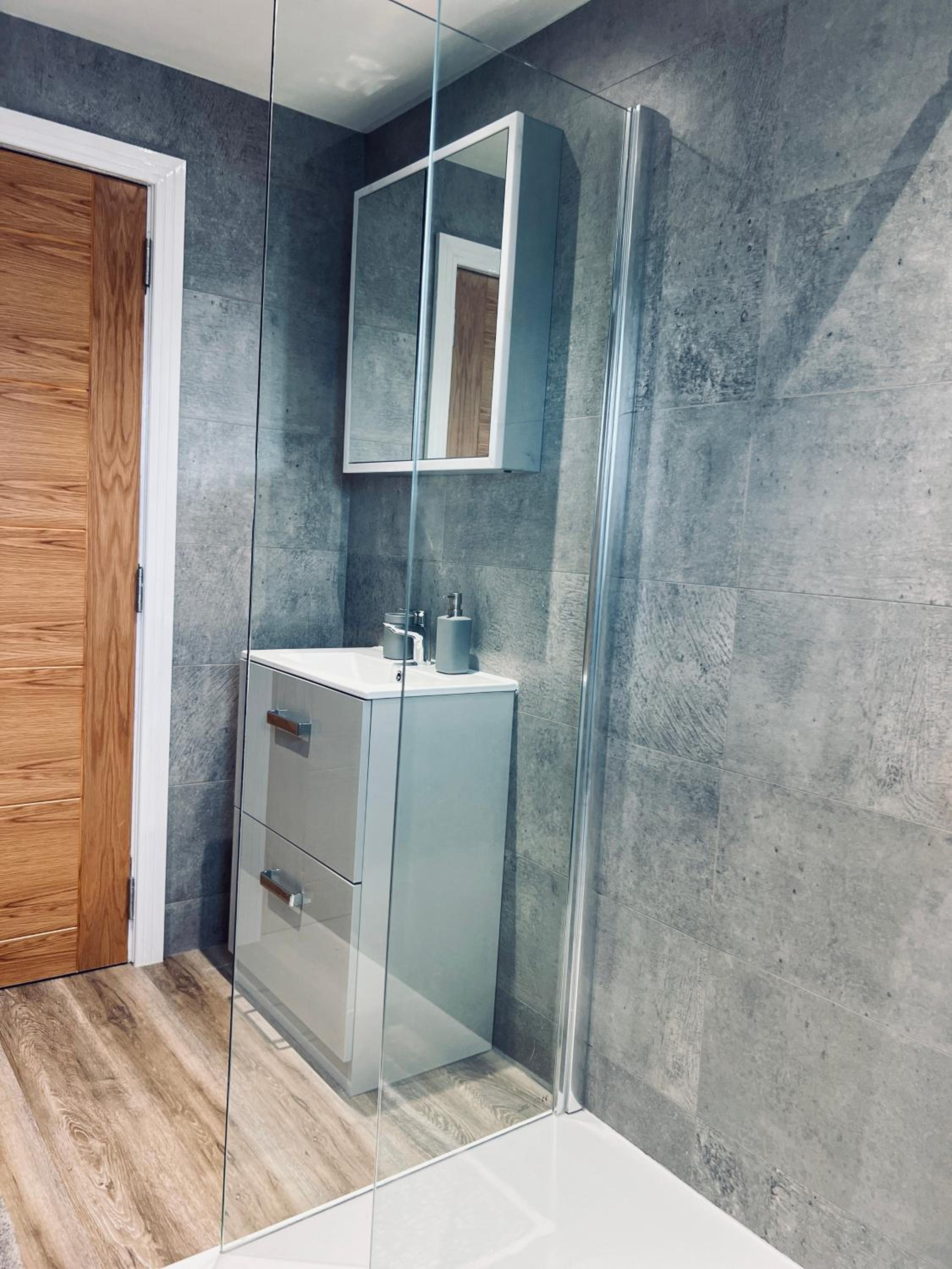 Deluxe 2 Bedroom Apartment