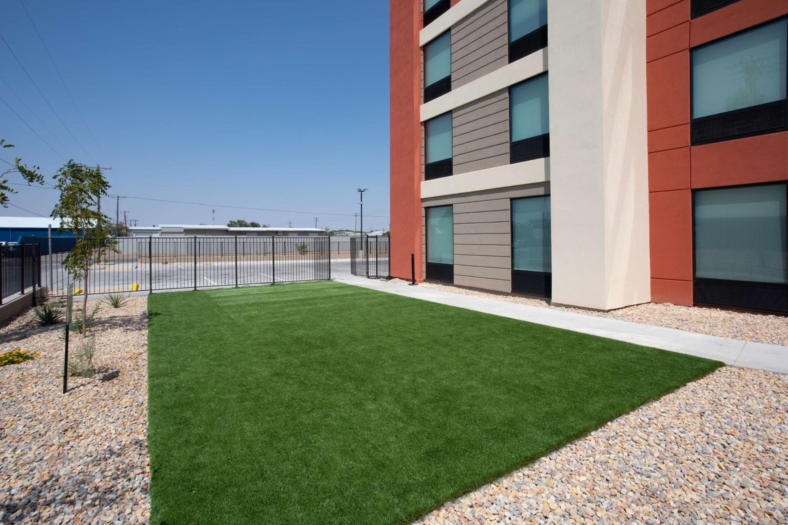 Roswell Vacations - Home2 Suites by Hilton Roswell, NM - Property Image 2