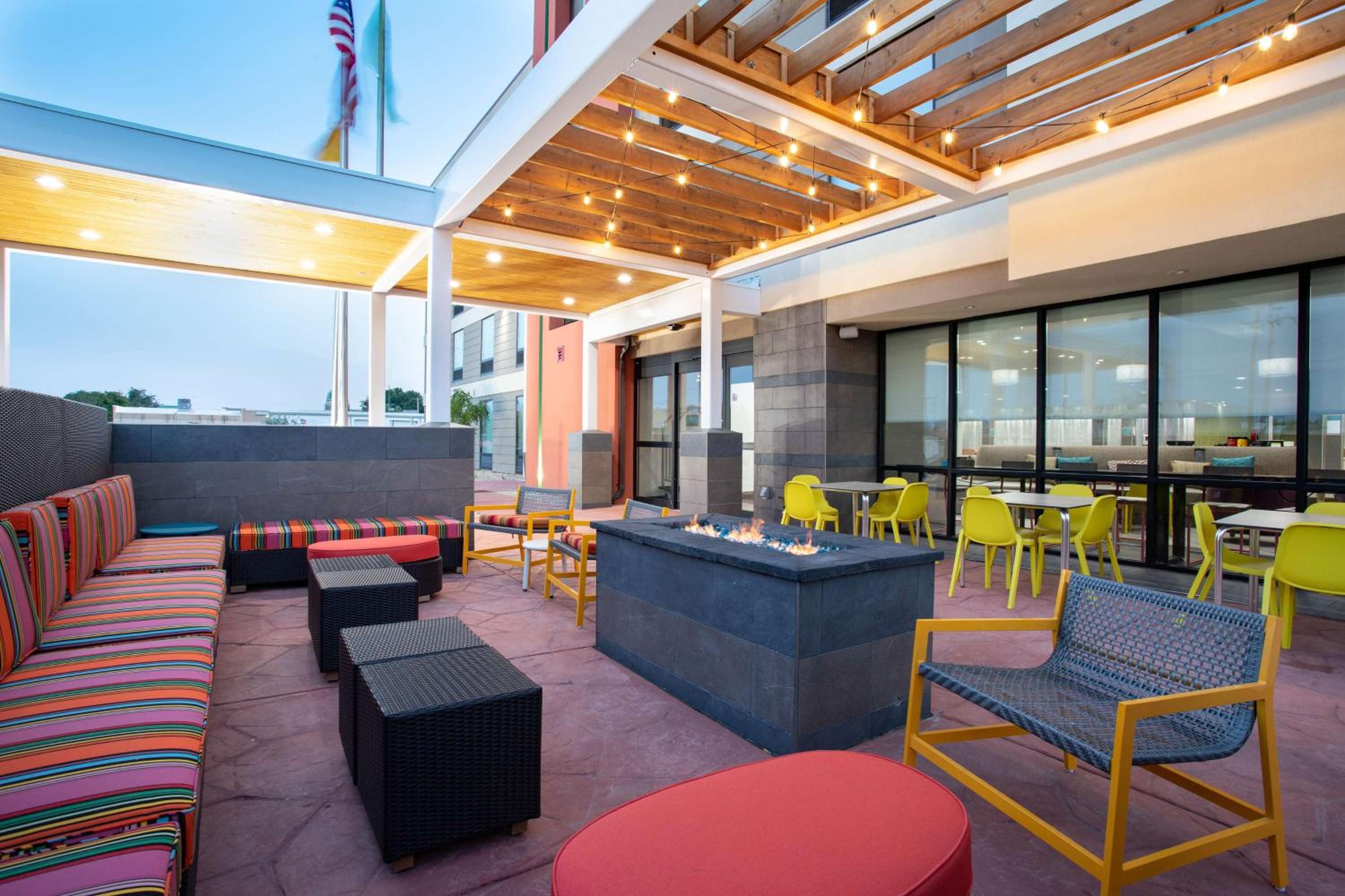 Roswell Vacations - Home2 Suites by Hilton Roswell, NM - Property Image 3