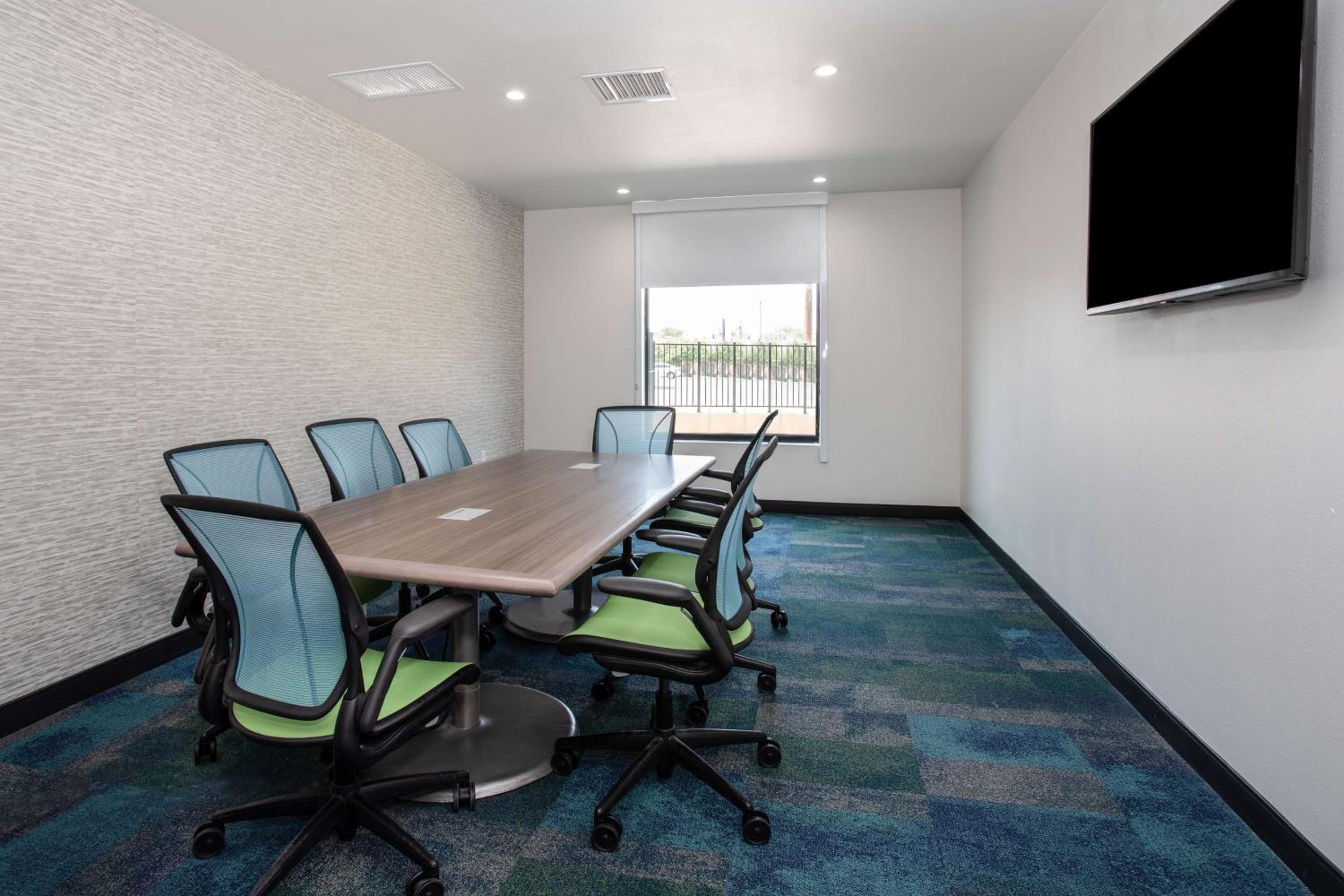 Roswell Vacations - Home2 Suites by Hilton Roswell, NM - Property Image 7