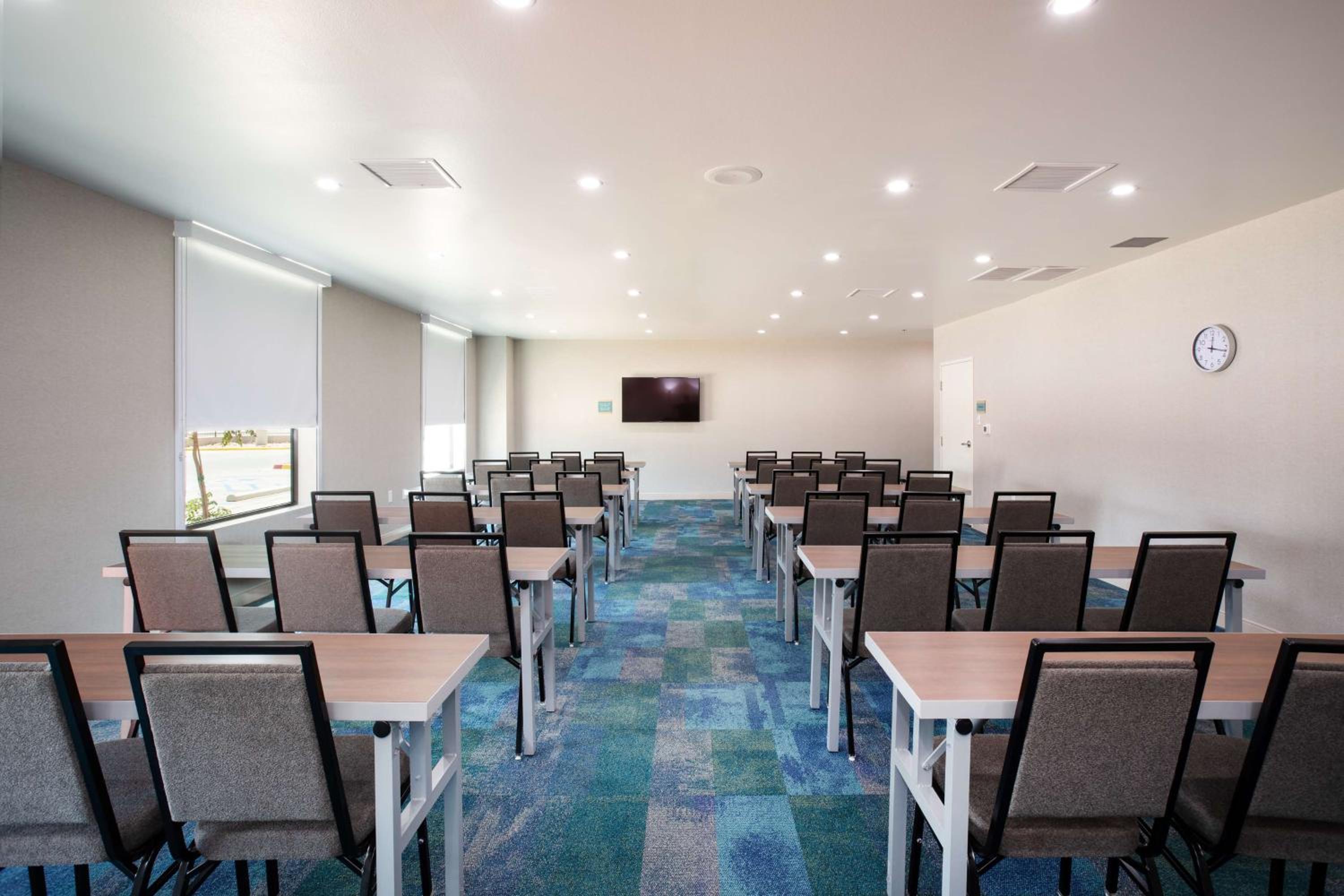Roswell Vacations - Home2 Suites by Hilton Roswell, NM - Property Image 8