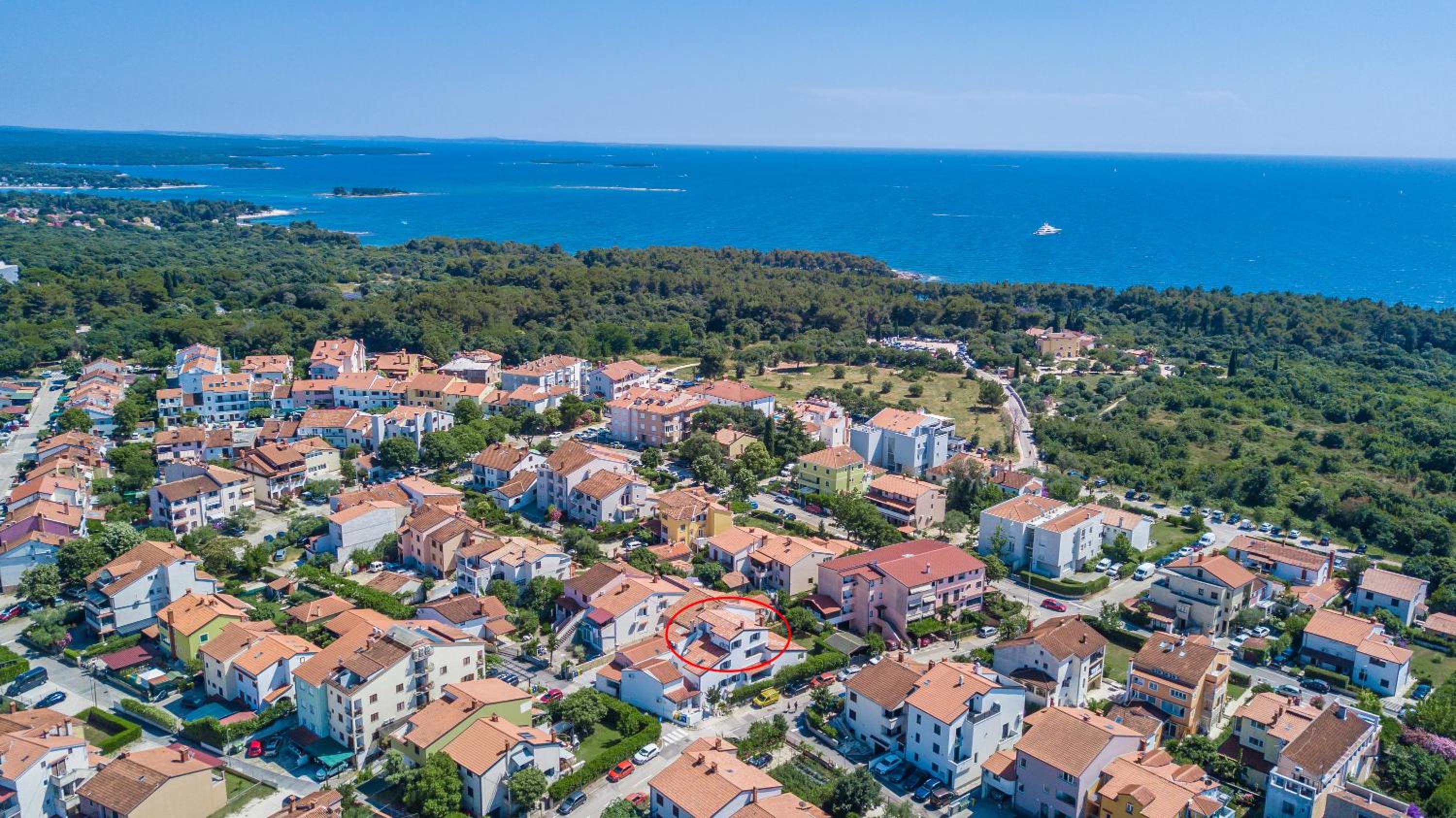 Black & White Apartment Rovinj view 4