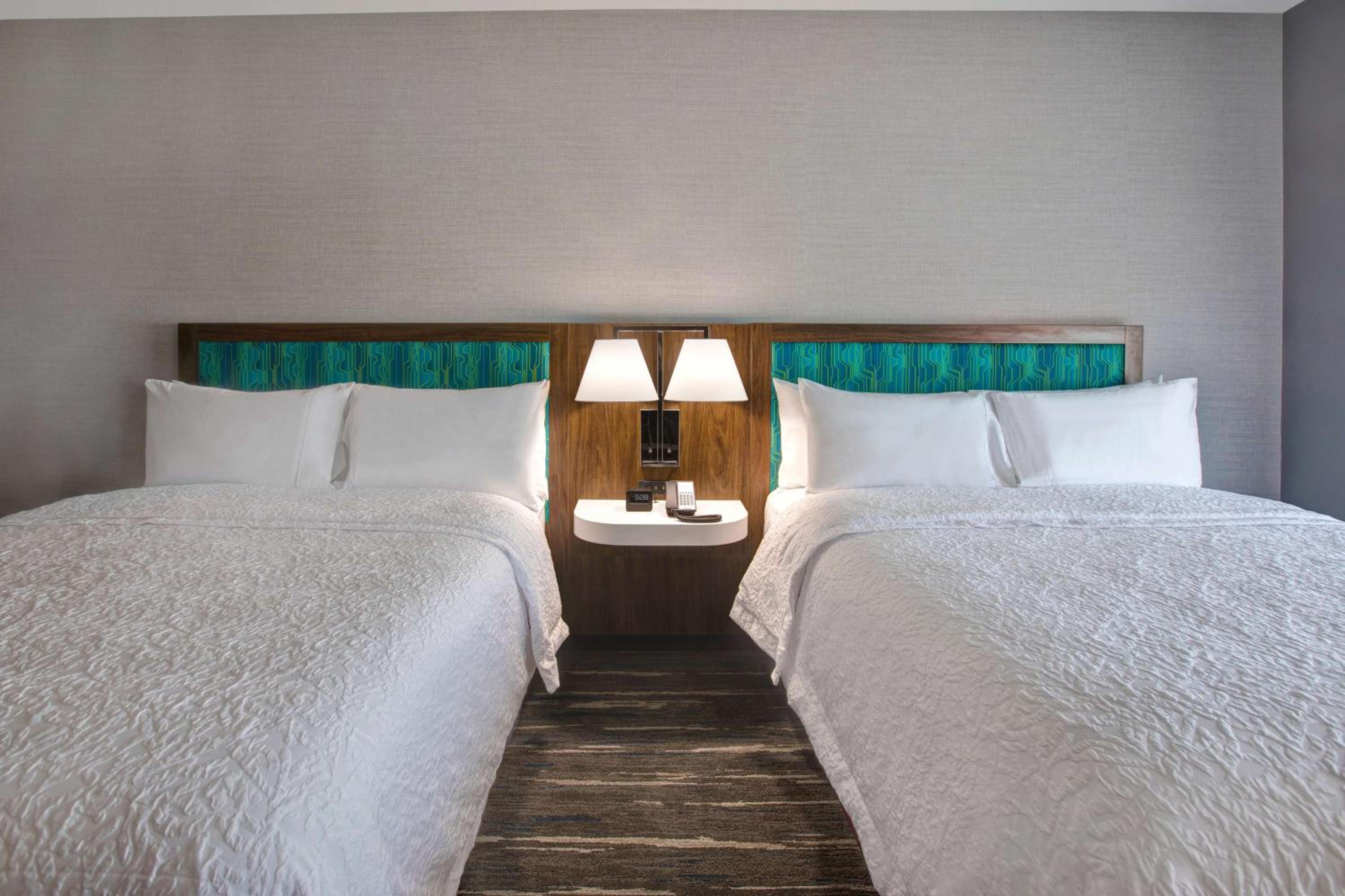 Hampton Inn & Suites Deptford, Nj