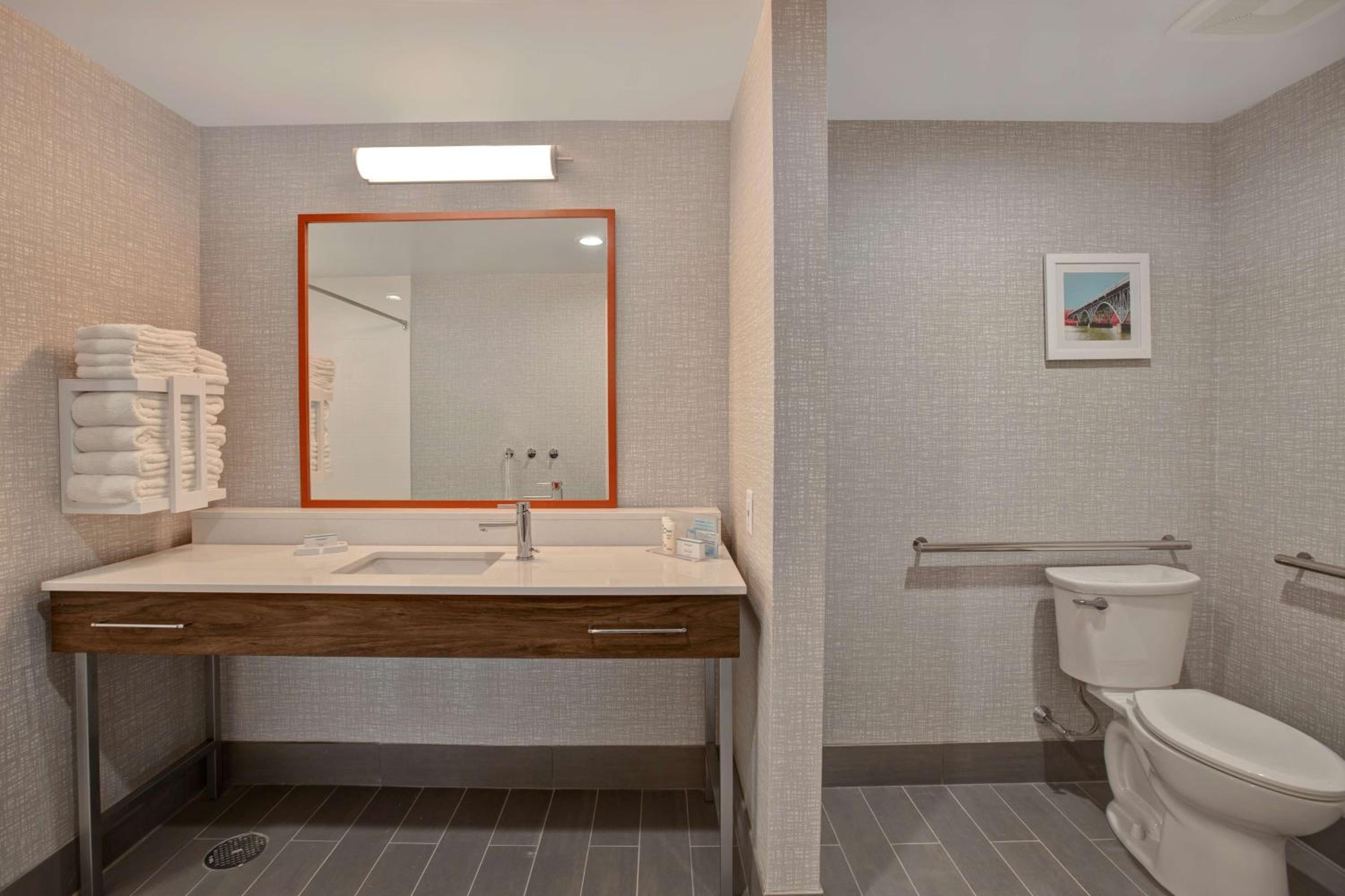 Hampton Inn & Suites Deptford, Nj