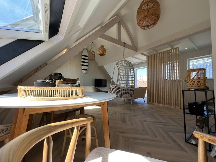 Loft met zeezicht view 5