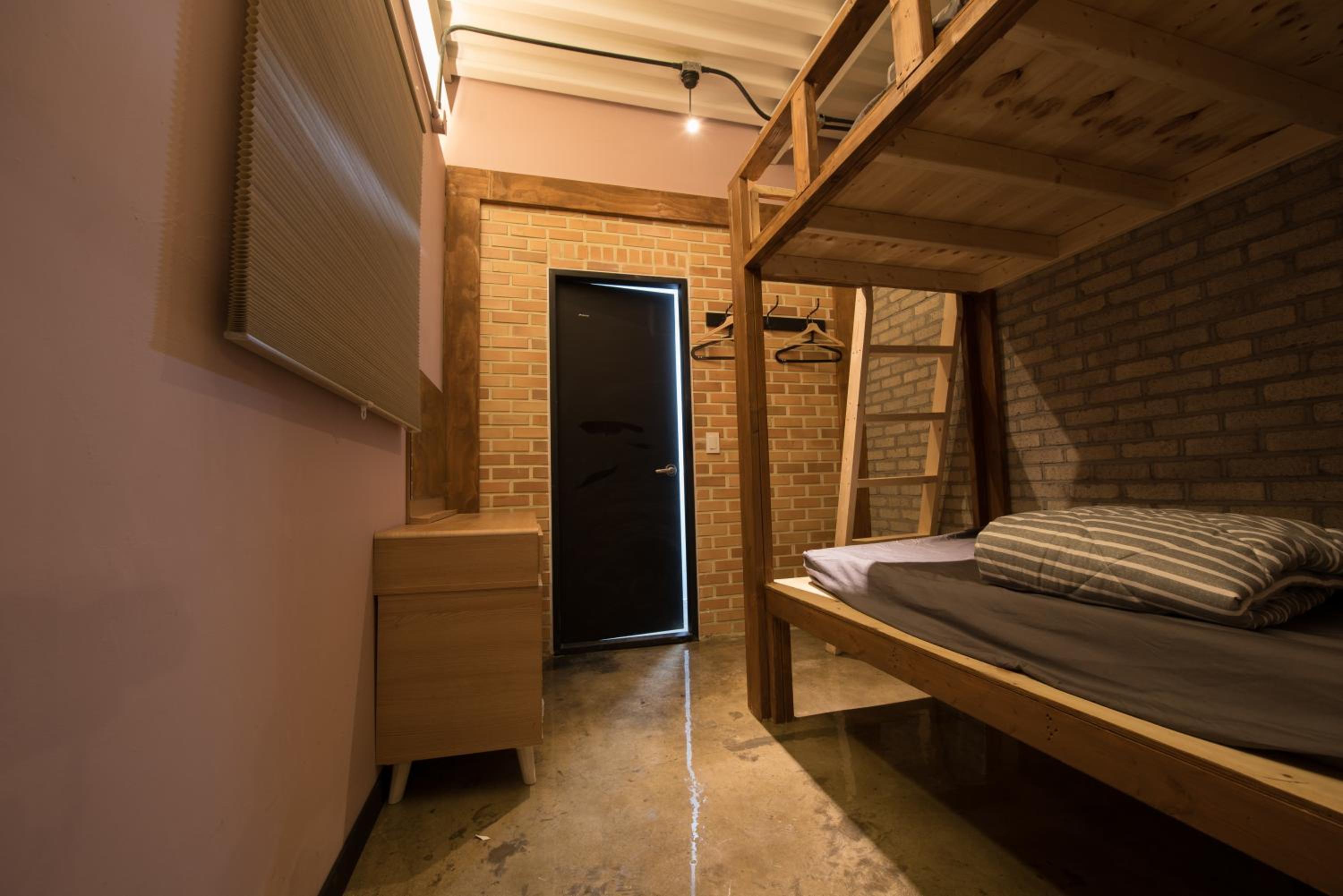 INNO Hostel & Pub Lounge Hongdae 48