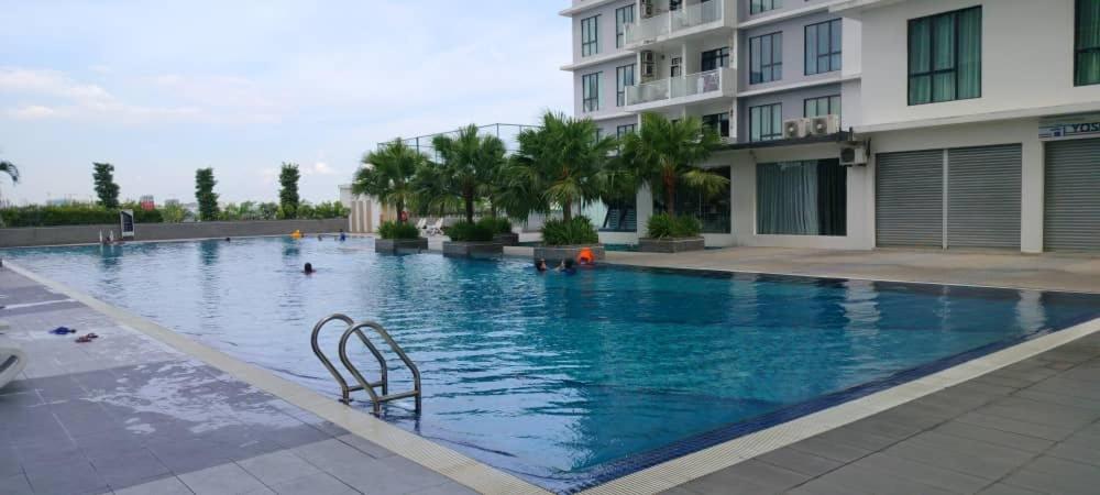 Paradigm Mall Platino Apartment 2BR 2FREE By Natol