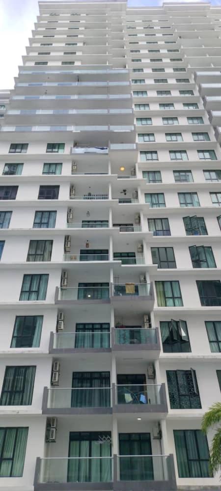 Paradigm Mall Platino Apartment 2BR 2FREE By Natol