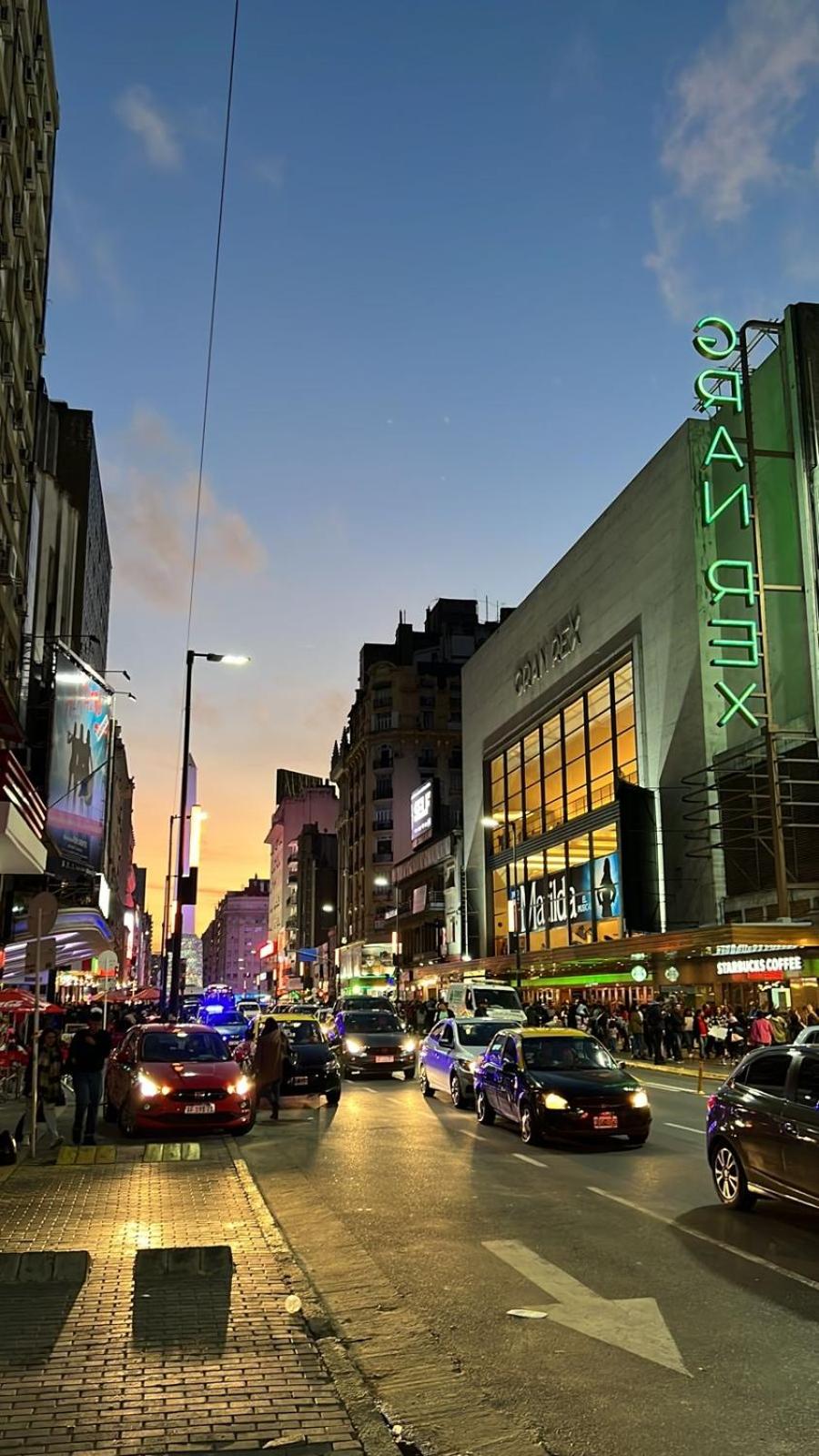 Depto. Corrientes 820, a metros del Obelisco