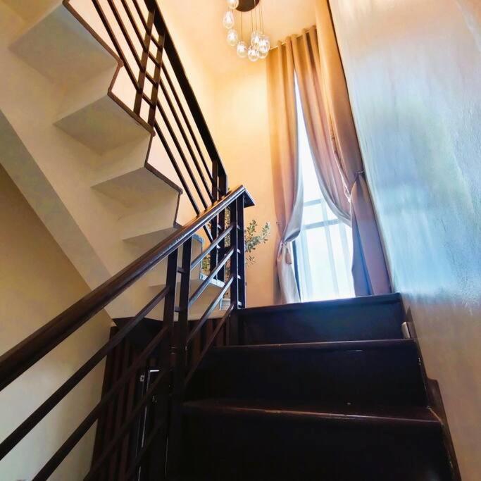 Lincoln's Home view 2