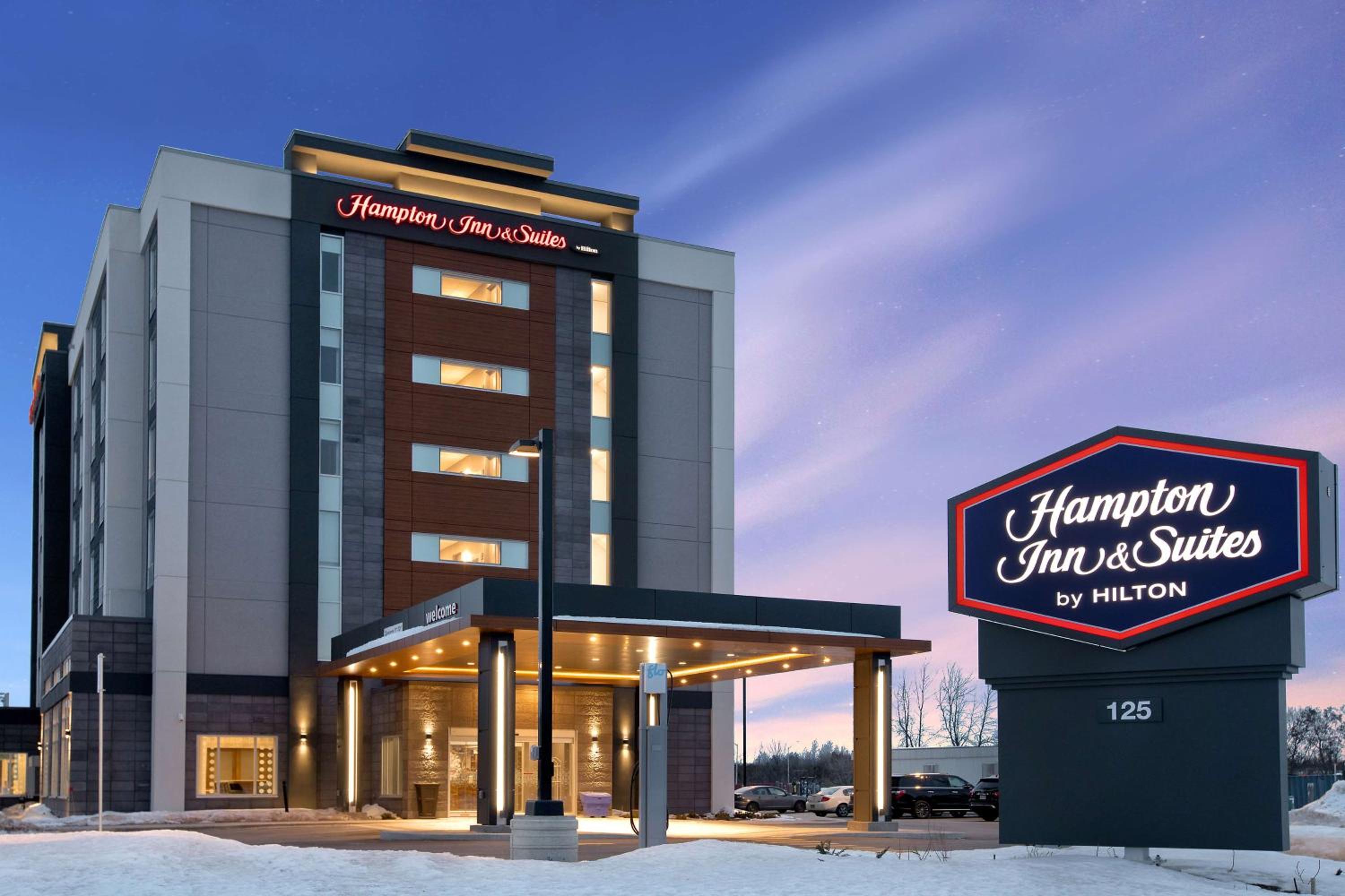 Hotel Hampton Inn & Suites Ottawa West, Ontario, Canada - Image 1