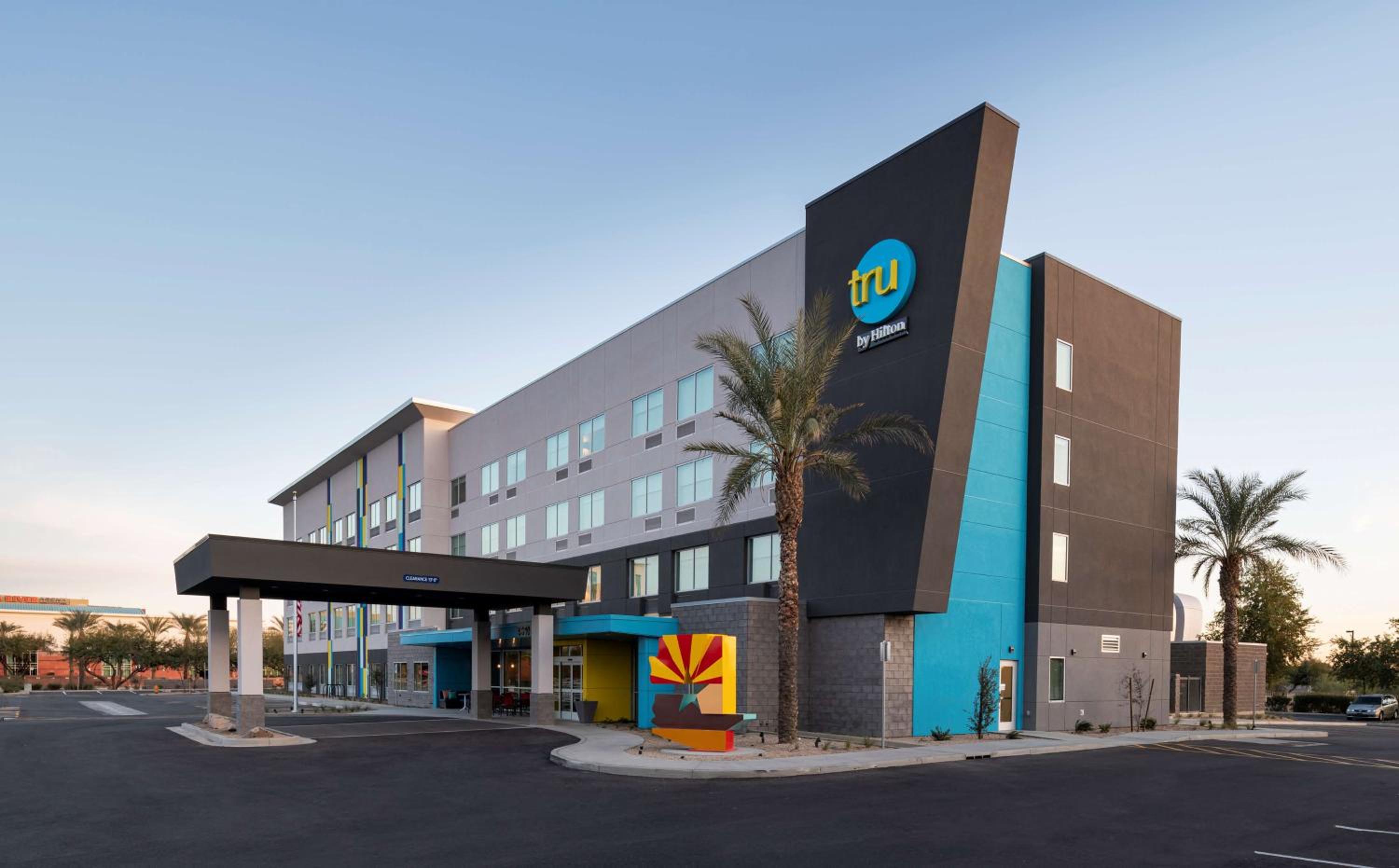 Hotel Tru By Hilton Phoenix Glendale Westgate - Image 1