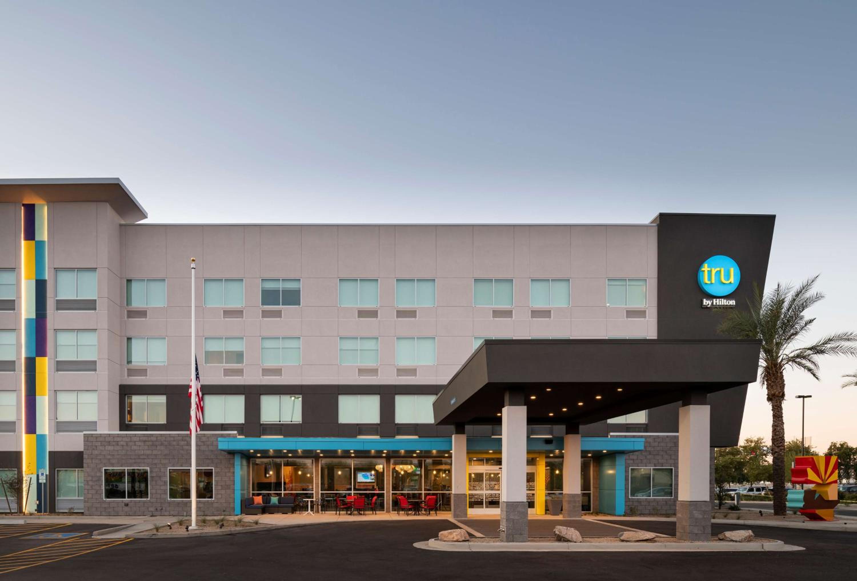 Phoenix Vacations - Tru By Hilton Phoenix Glendale Westgate - Property Image 4