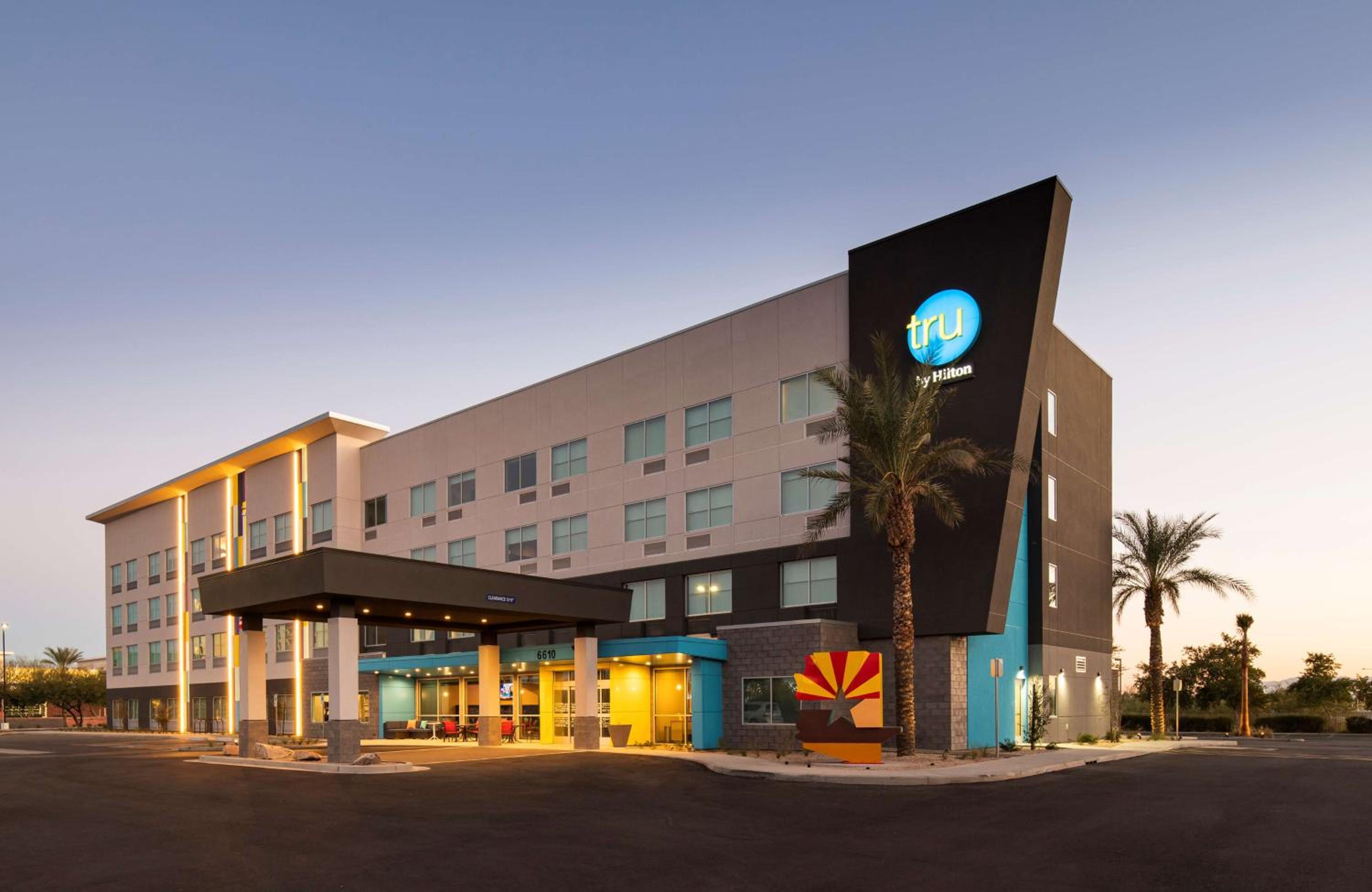 Phoenix Vacations - Tru By Hilton Phoenix Glendale Westgate - Property Image 5