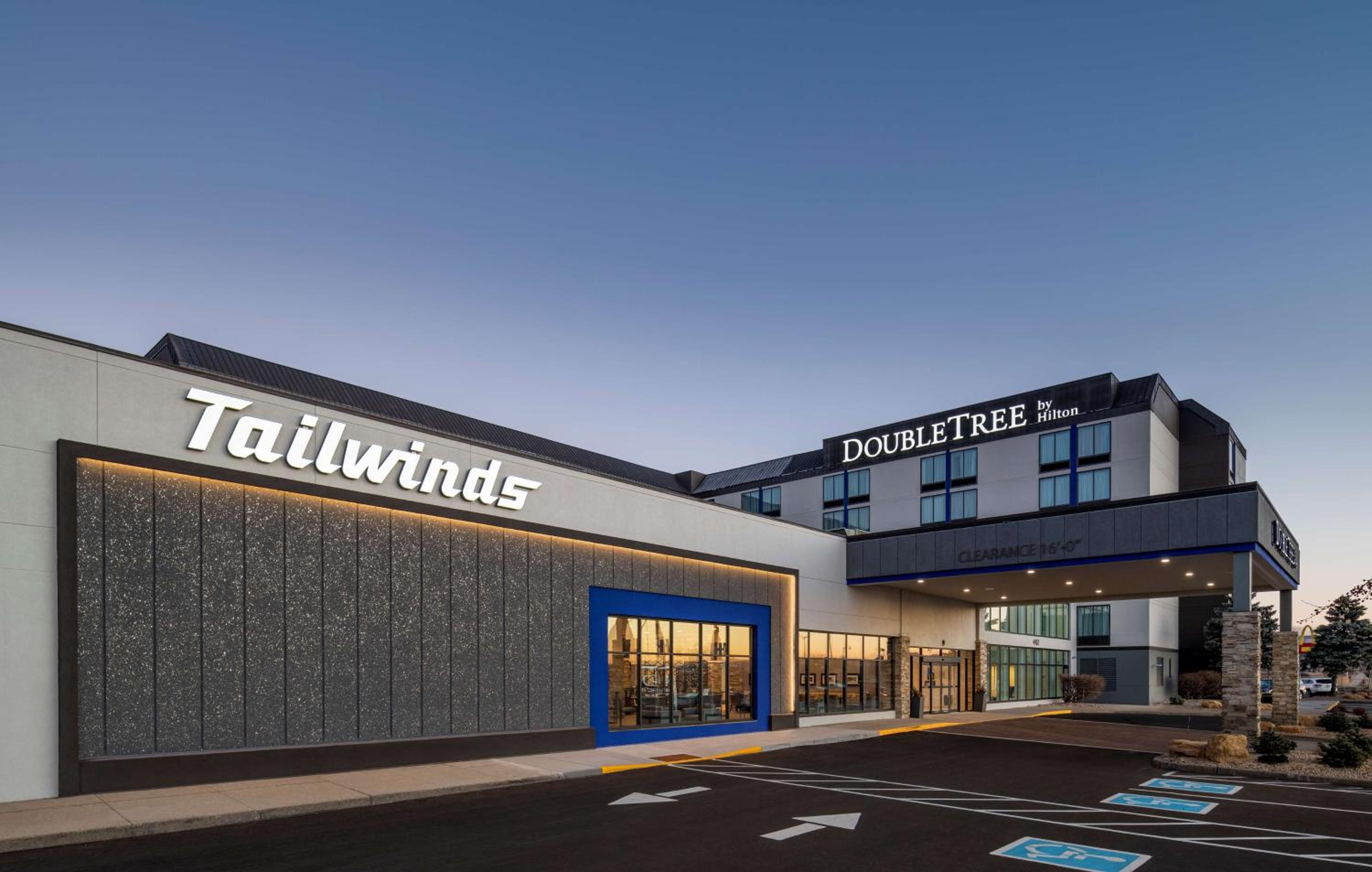 Hotel Doubletree By Hilton Madison East - Image 1