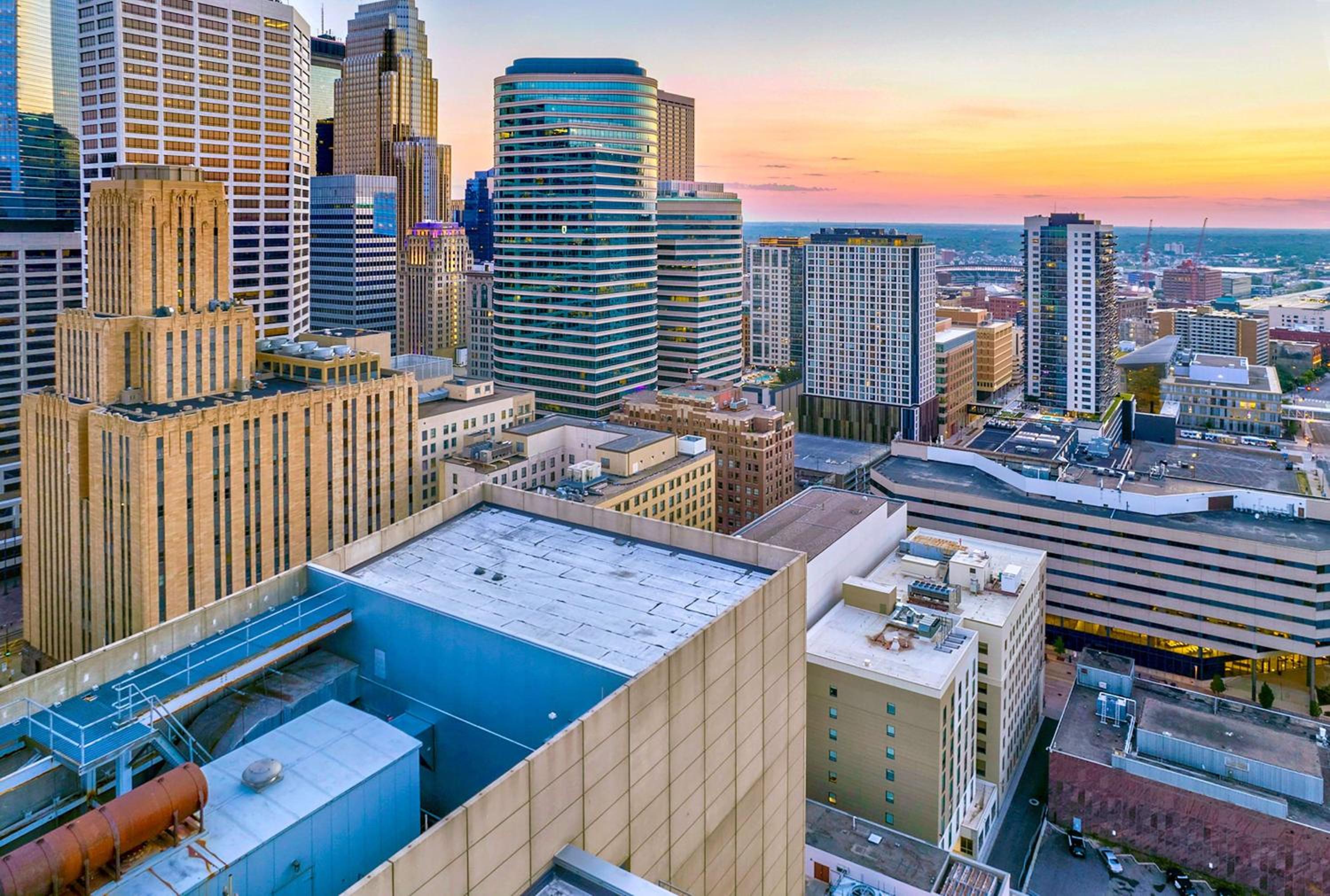 Home2 Suites by Hilton Minneapolis Downtown 2