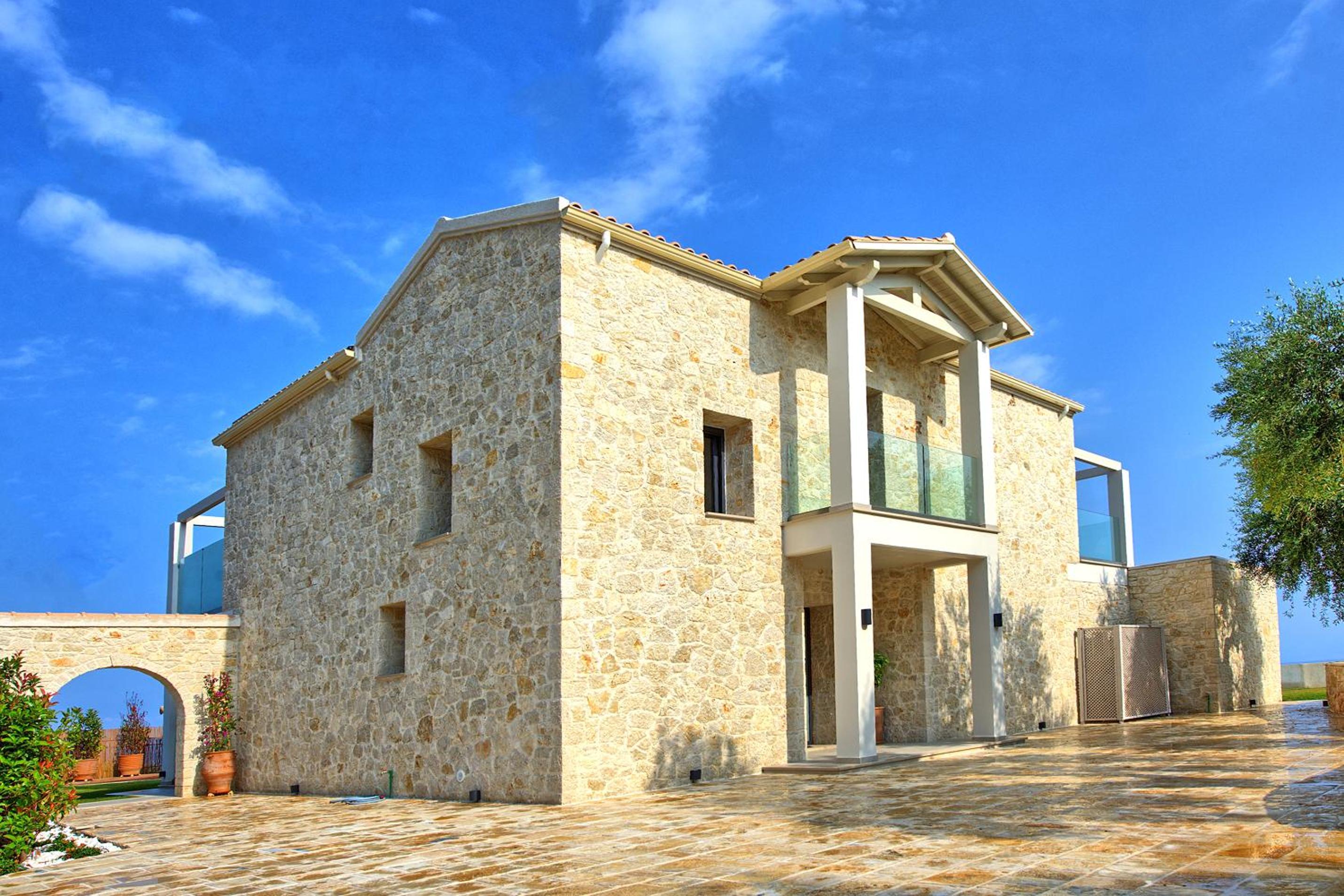 Villa Acropolitana by PosarelliVillas