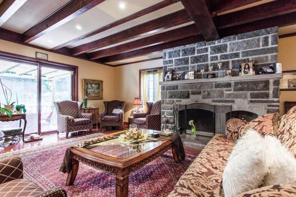 Amazing 8BR Suites Waterview House & SPA