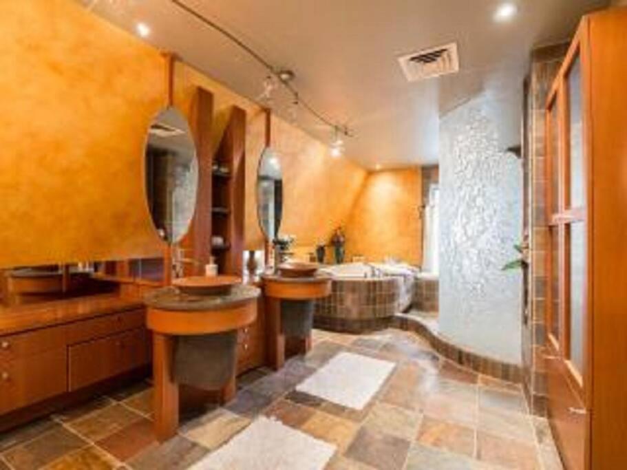 Amazing 8BR Suites Waterview House & SPA