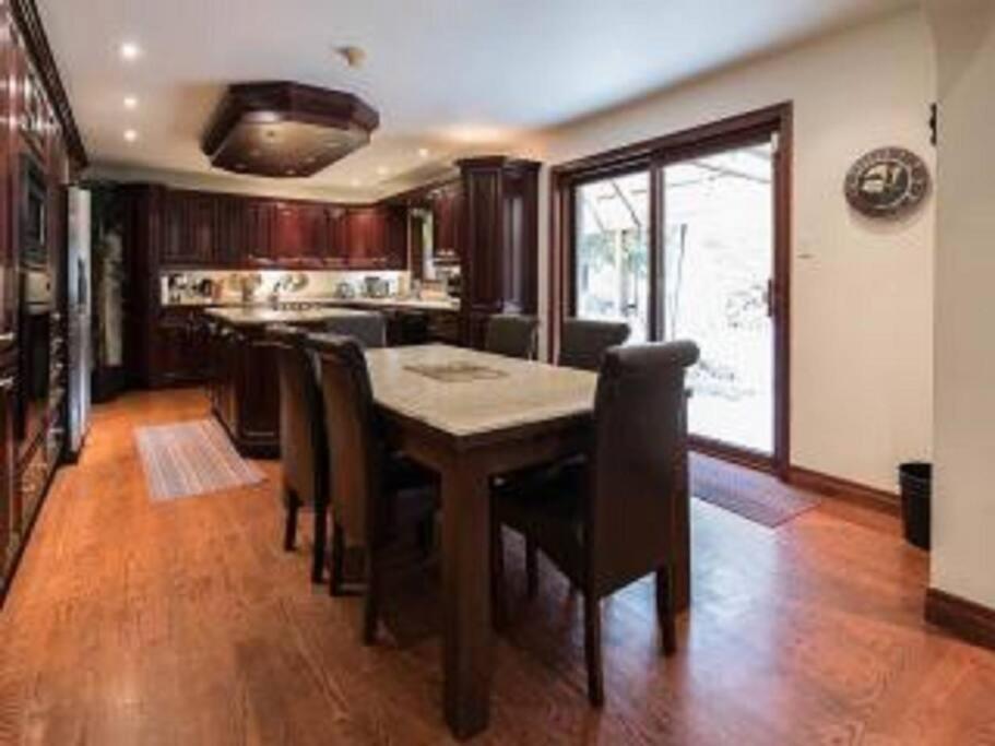 Amazing 8BR Suites Waterview House & SPA