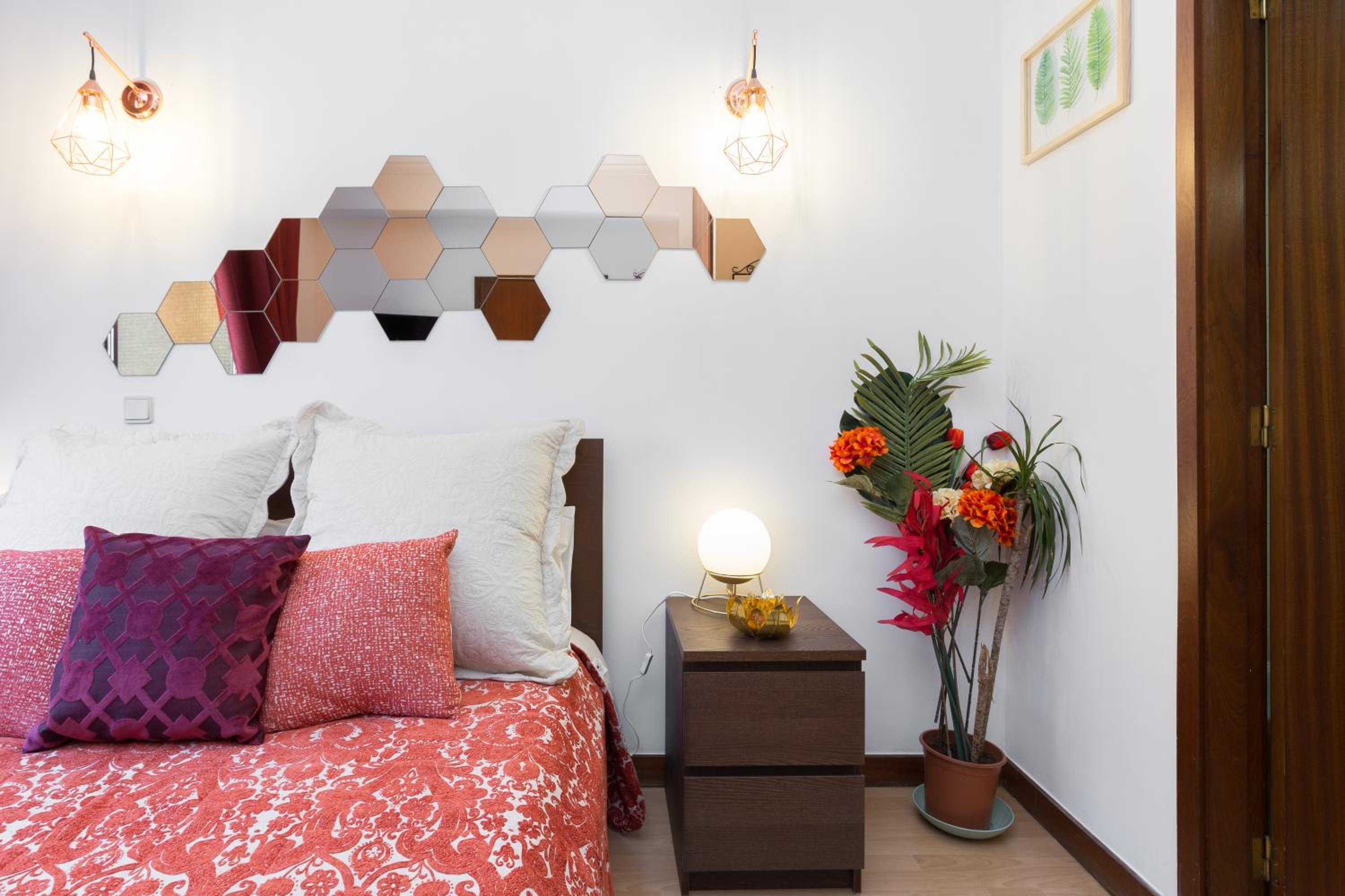 Host Wise - Cool Flat - City Center near Aliados view 3