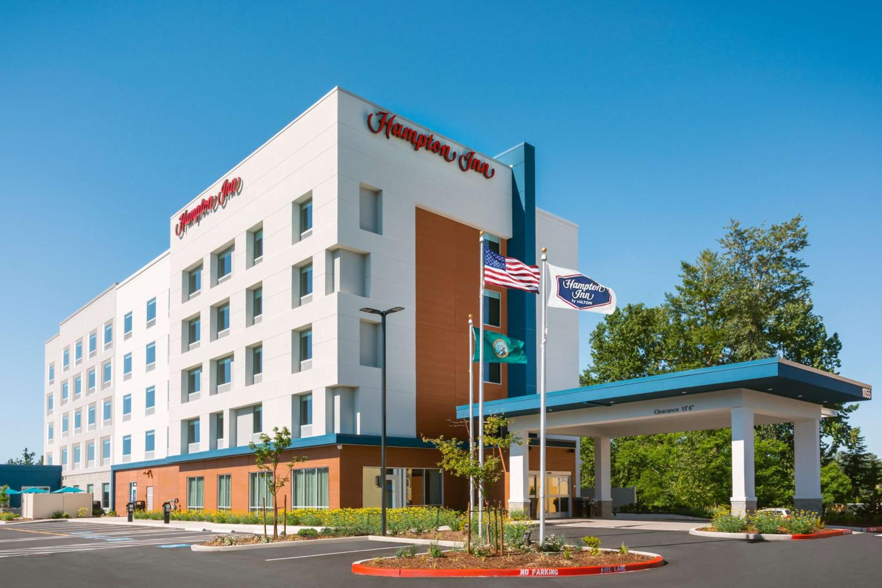 Hotel Hampton Inn Bellingham Airport, WA - Image 1