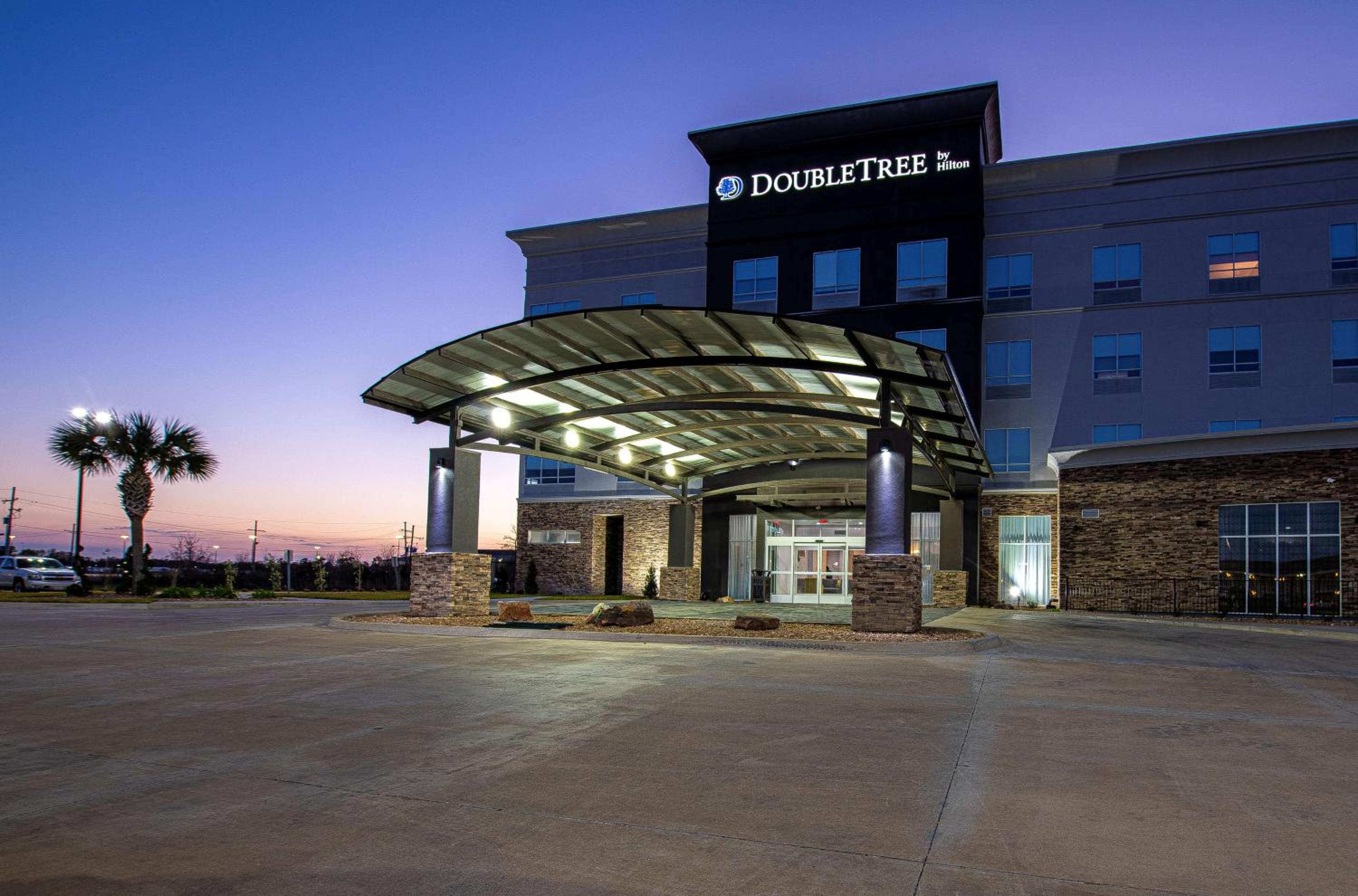 Lake Charles Vacations - Doubletree Sulphur Lake Charles - Property Image 1
