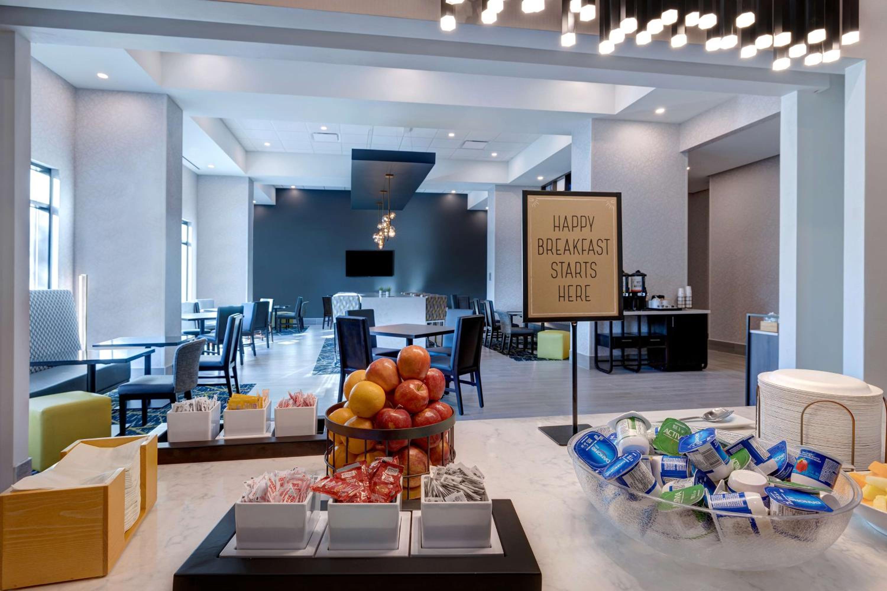 Hampton Inn  Suites Burlington, Ontario, Canada - Property Image 36