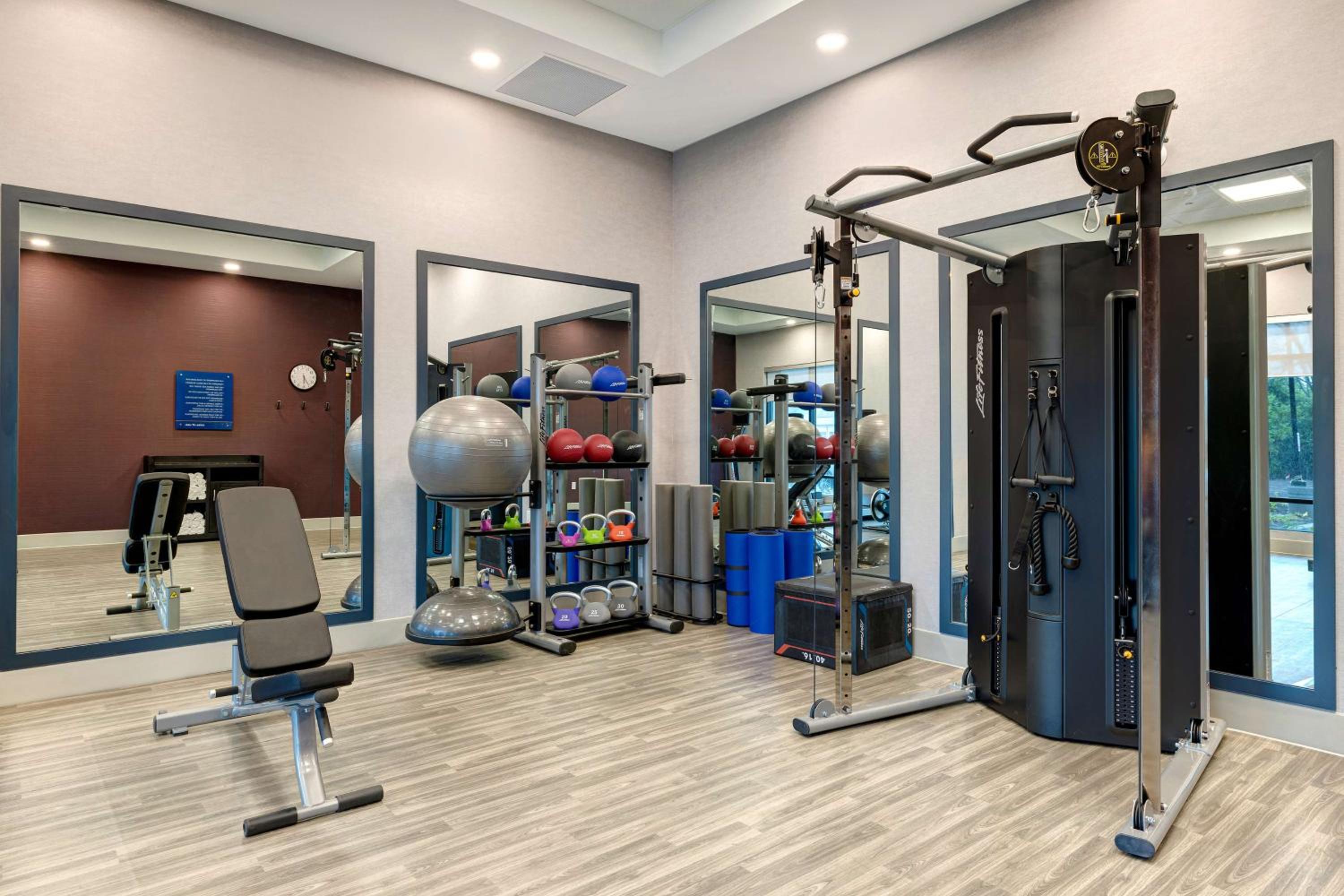 Hampton Inn  Suites Burlington, Ontario, Canada - Property Image 38