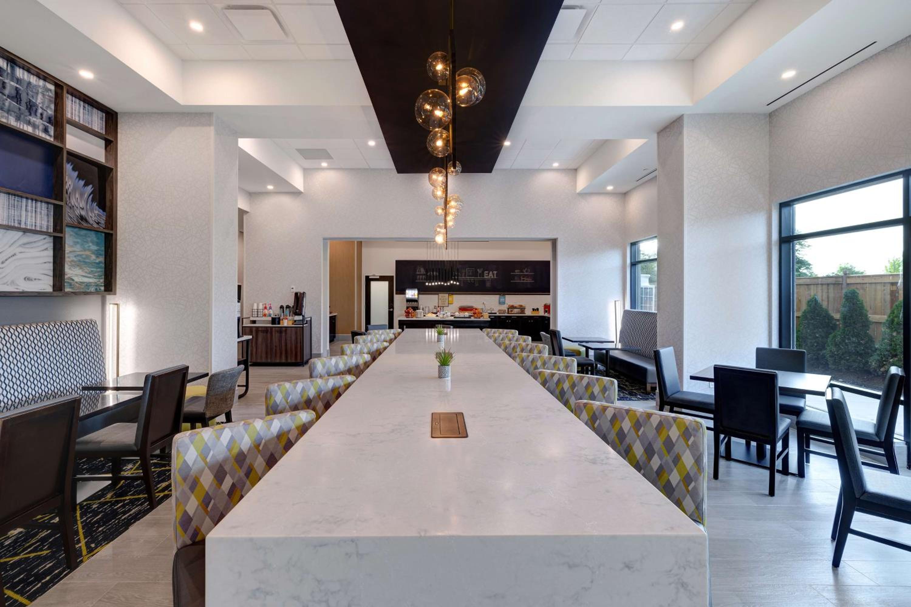Hampton Inn  Suites Burlington, Ontario, Canada - Property Image 28