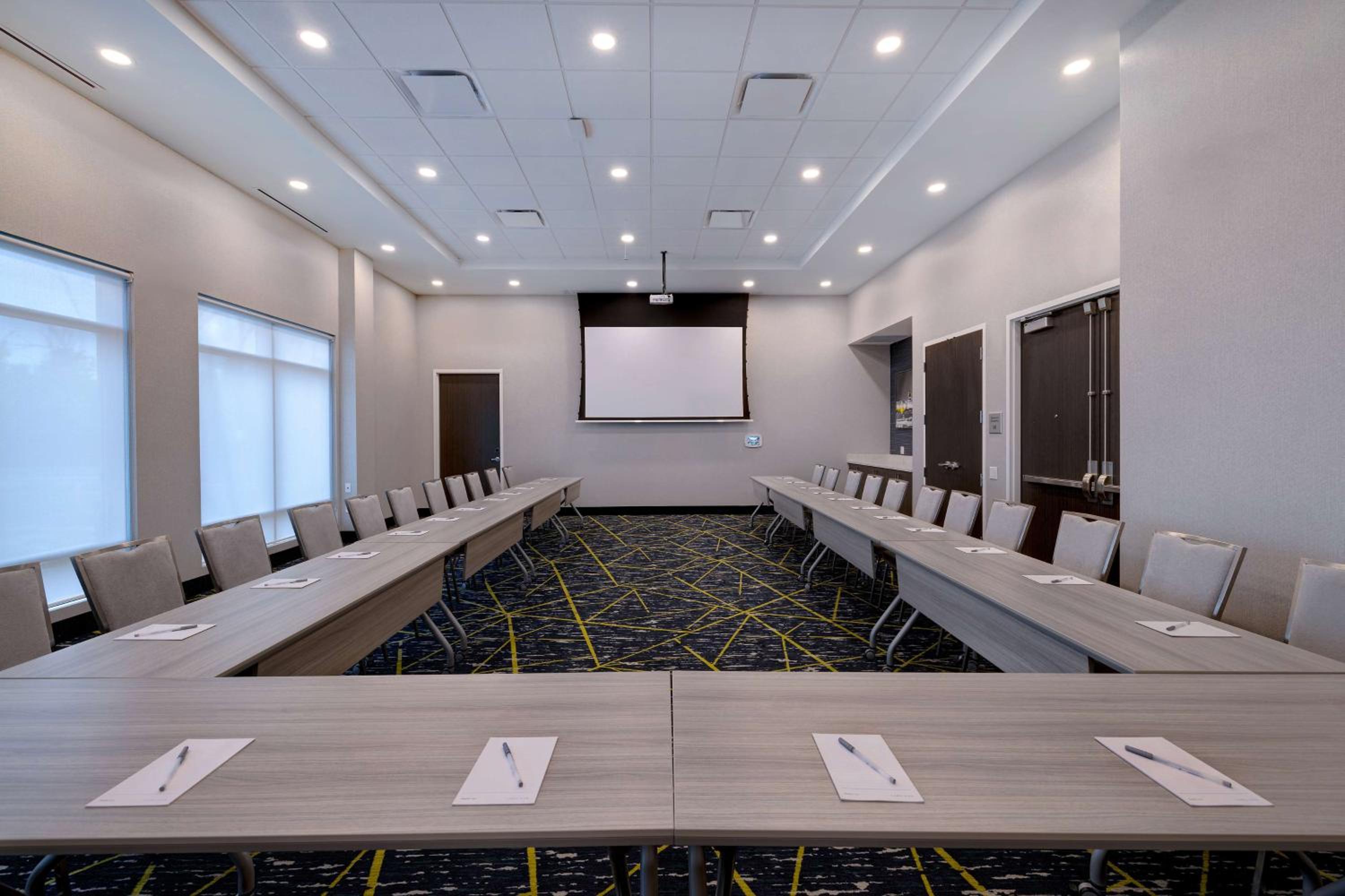 Hampton Inn  Suites Burlington, Ontario, Canada - Property Image 16