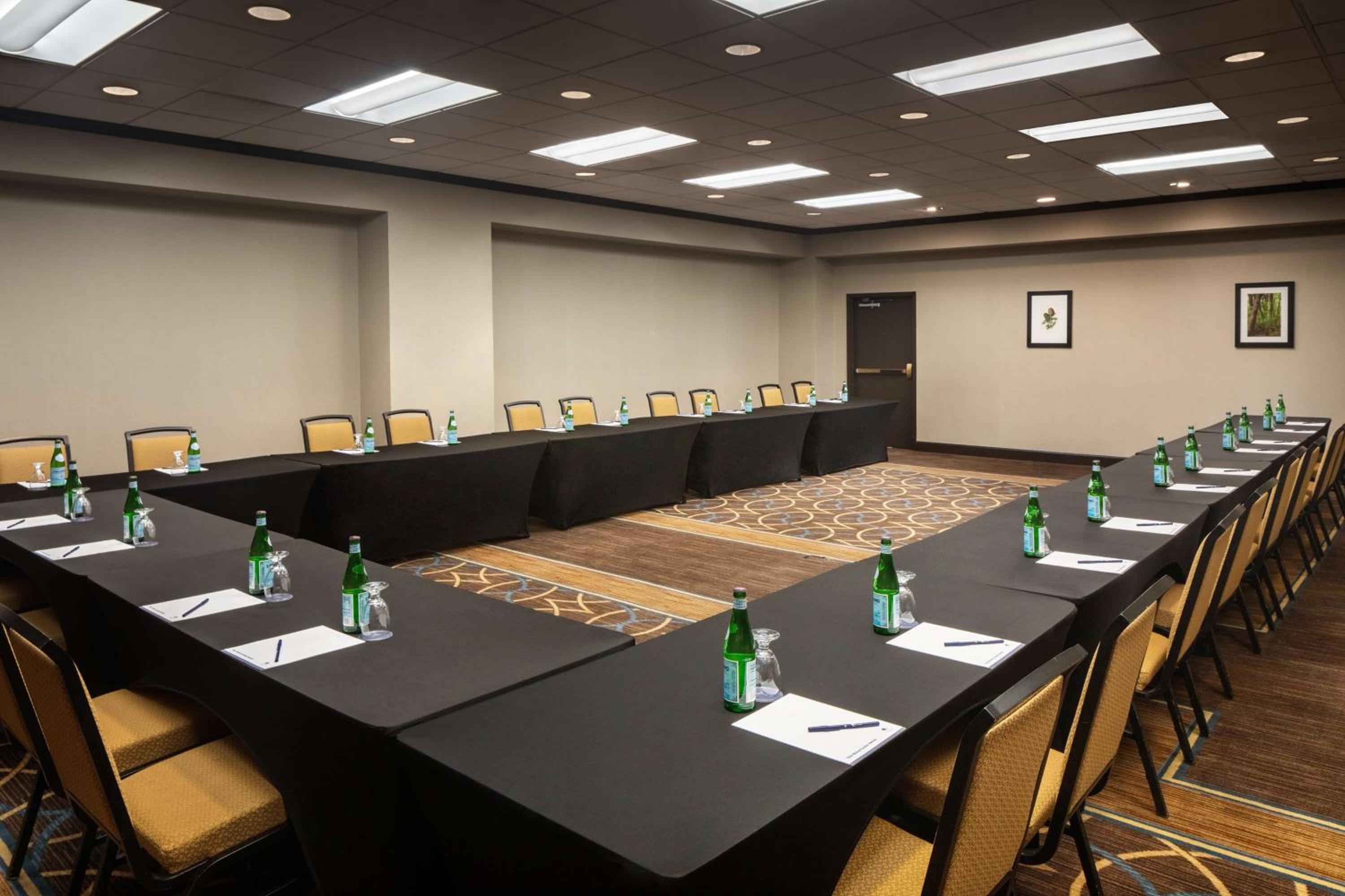 DoubleTree by Hilton Silver Spring Washington DC North - Property Image 4