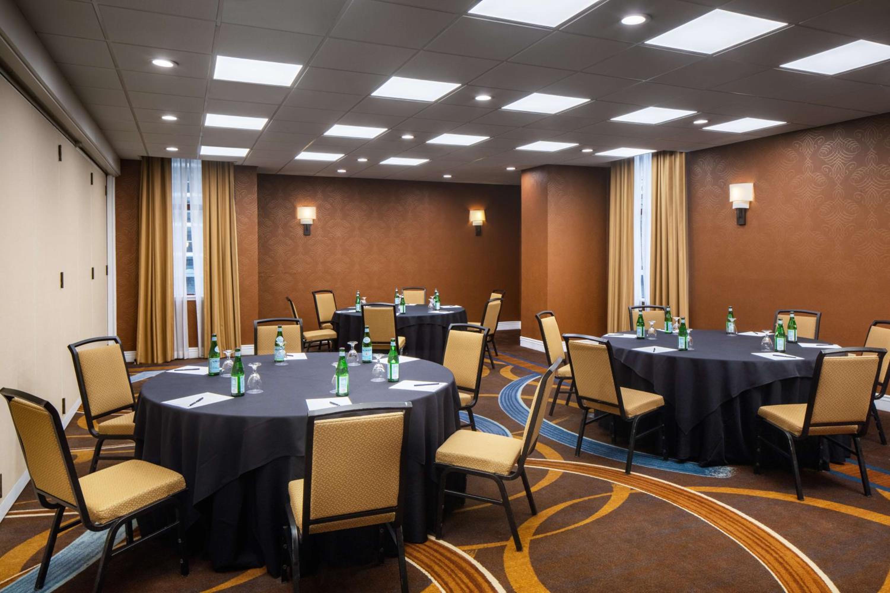 DoubleTree by Hilton Silver Spring Washington DC North - Property Image 9