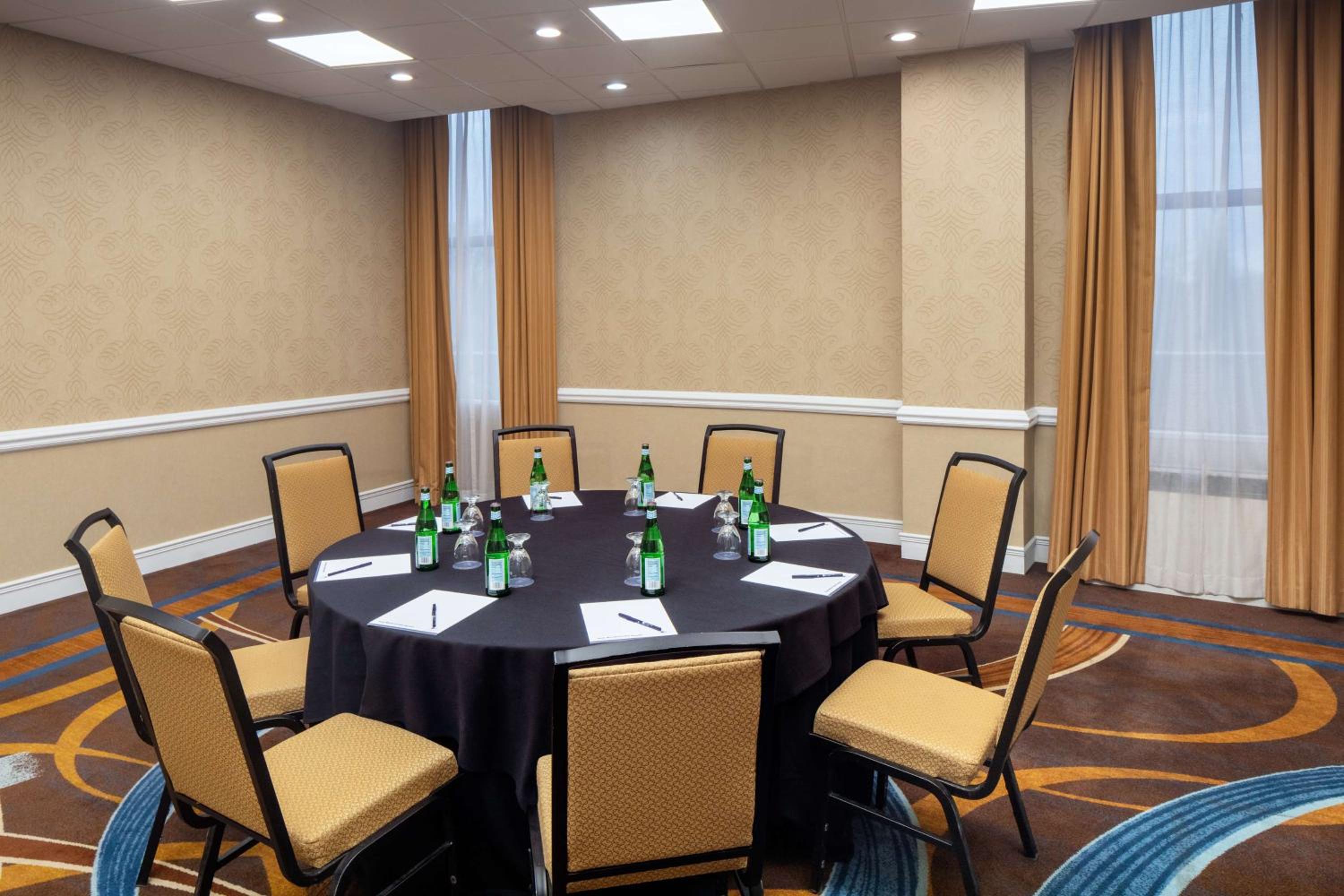 DoubleTree by Hilton Silver Spring Washington DC North - Property Image 12