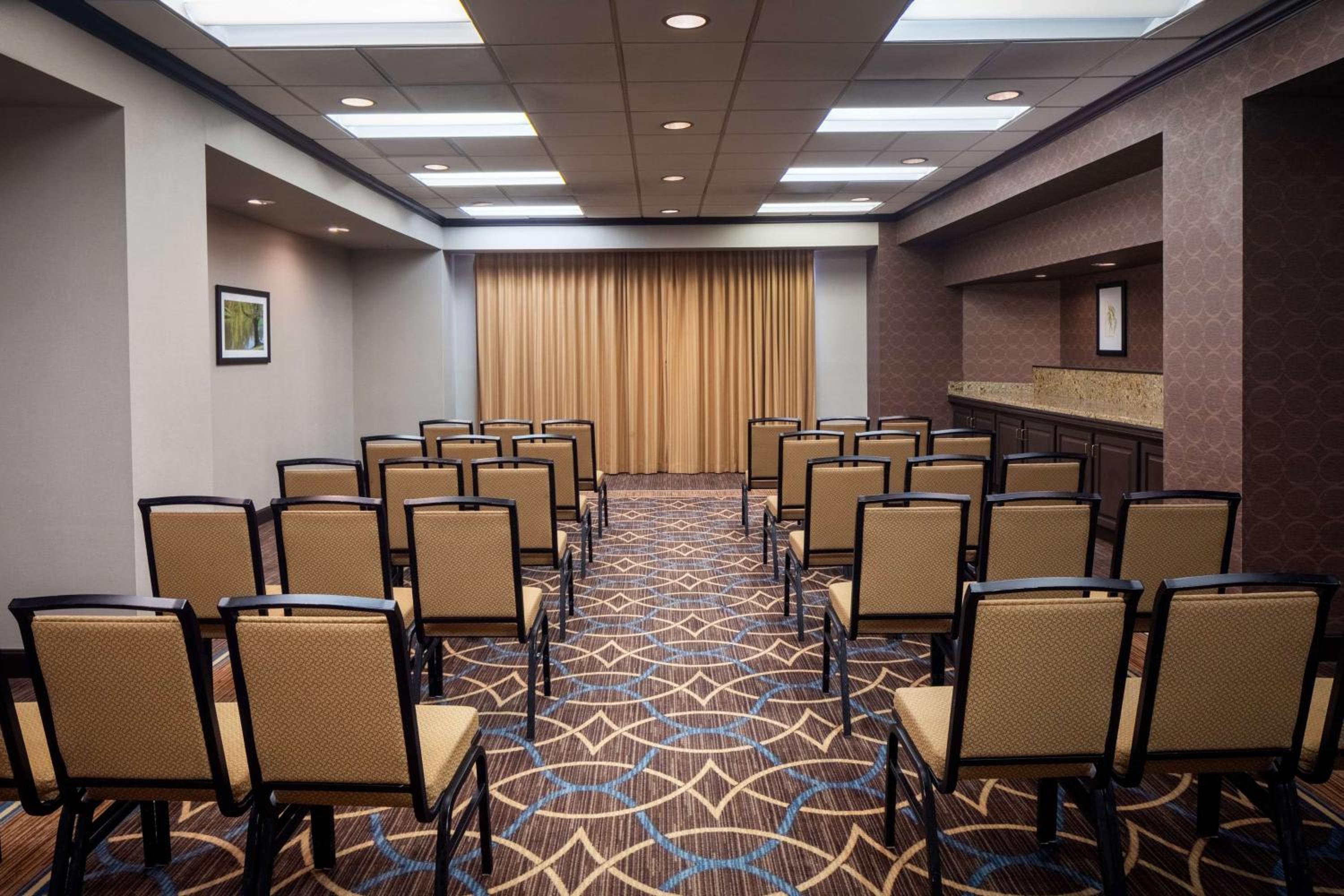 DoubleTree by Hilton Silver Spring Washington DC North - Property Image 14