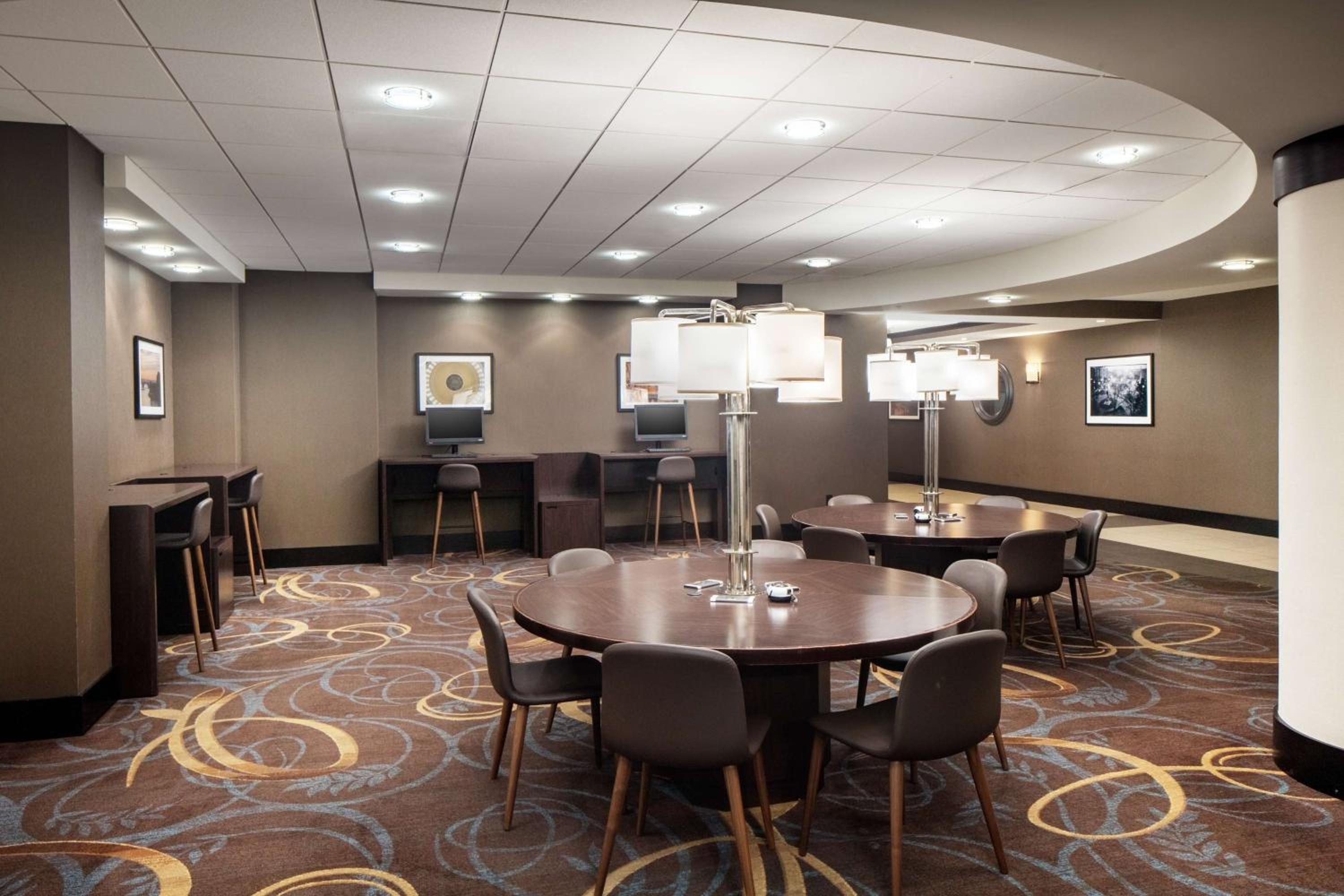 DoubleTree by Hilton Silver Spring Washington DC North - Property Image 17