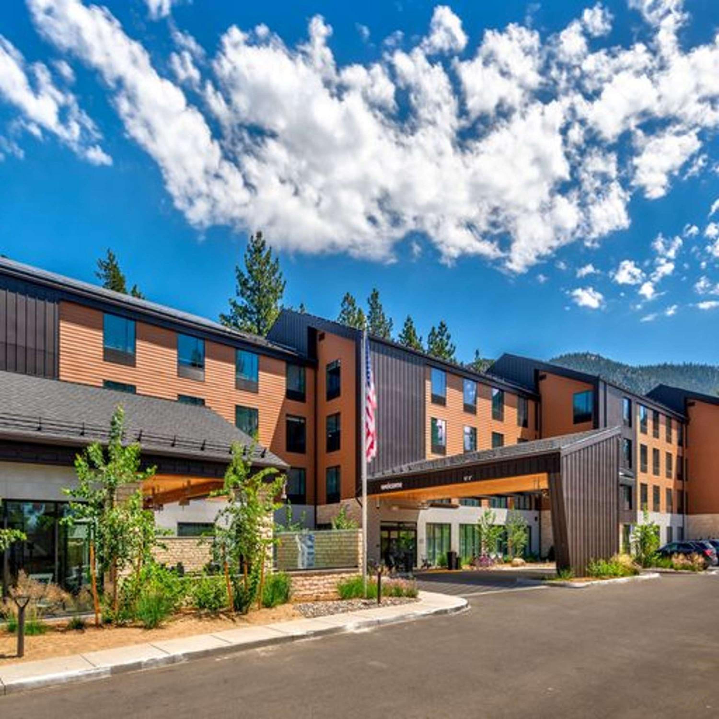 Lake Tahoe Vacations - Hampton Inn Suites South Lake Tahoe - Property Image 20