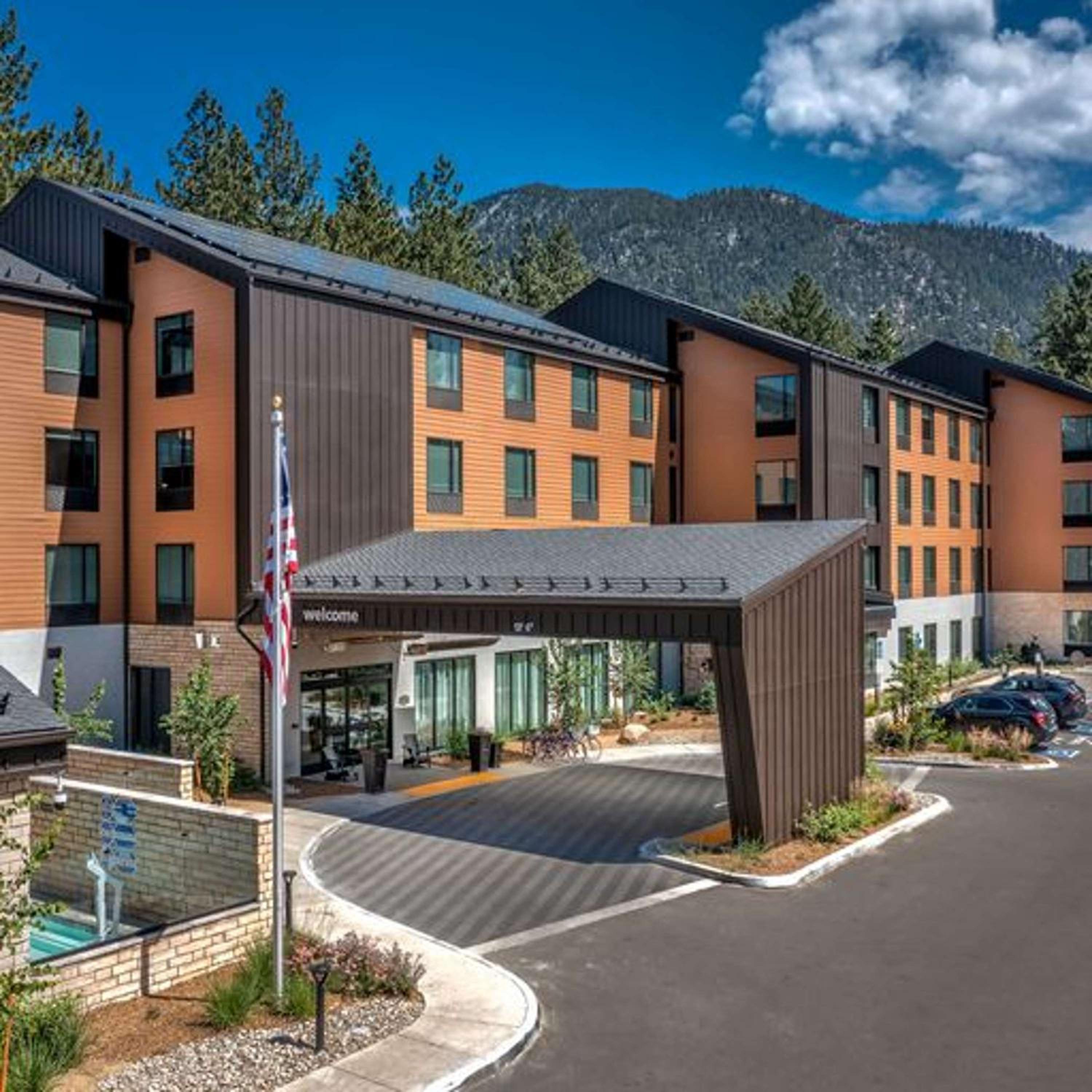 Lake Tahoe Vacations - Hampton Inn Suites South Lake Tahoe - Property Image 24