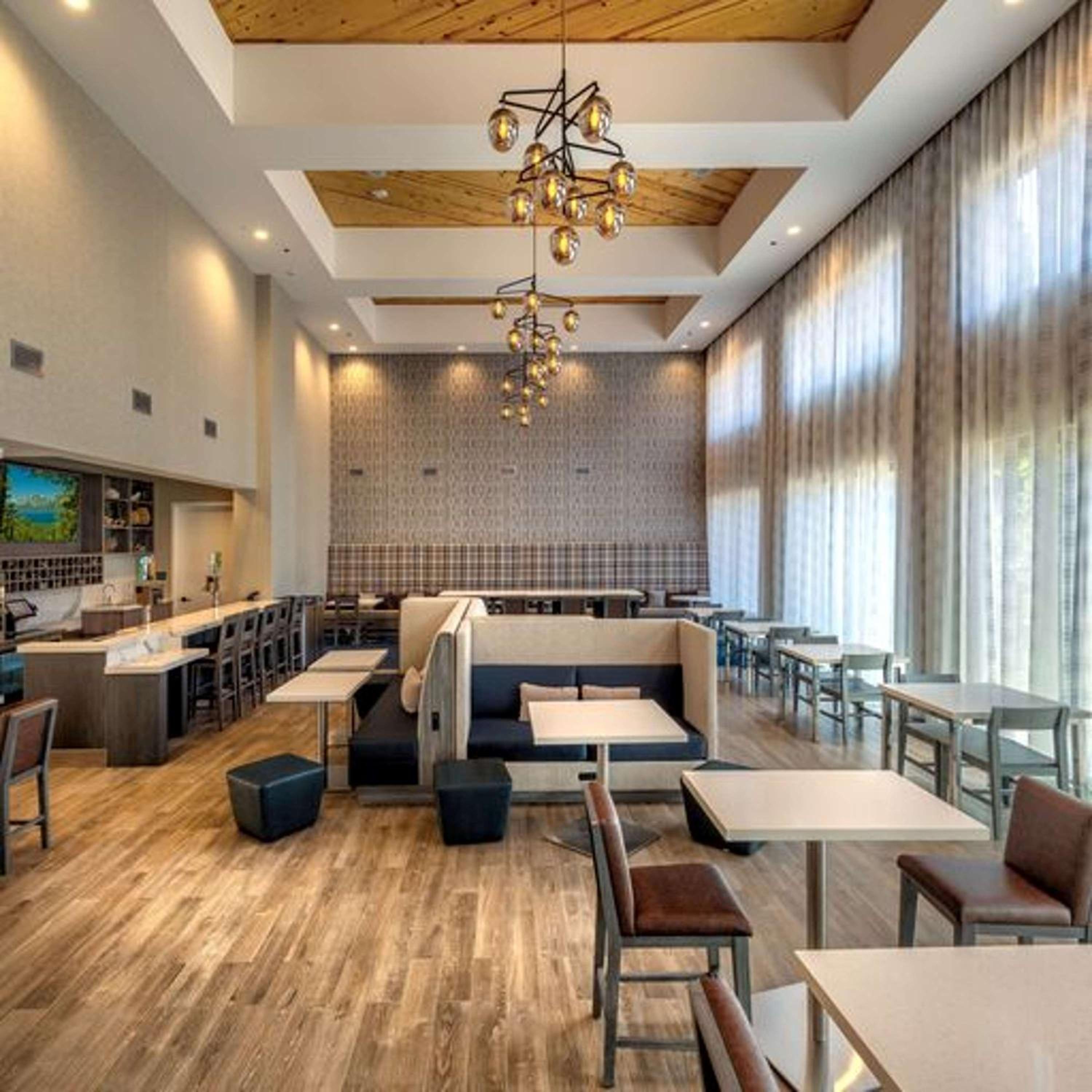 Lake Tahoe Vacations - Hampton Inn Suites South Lake Tahoe - Property Image 16