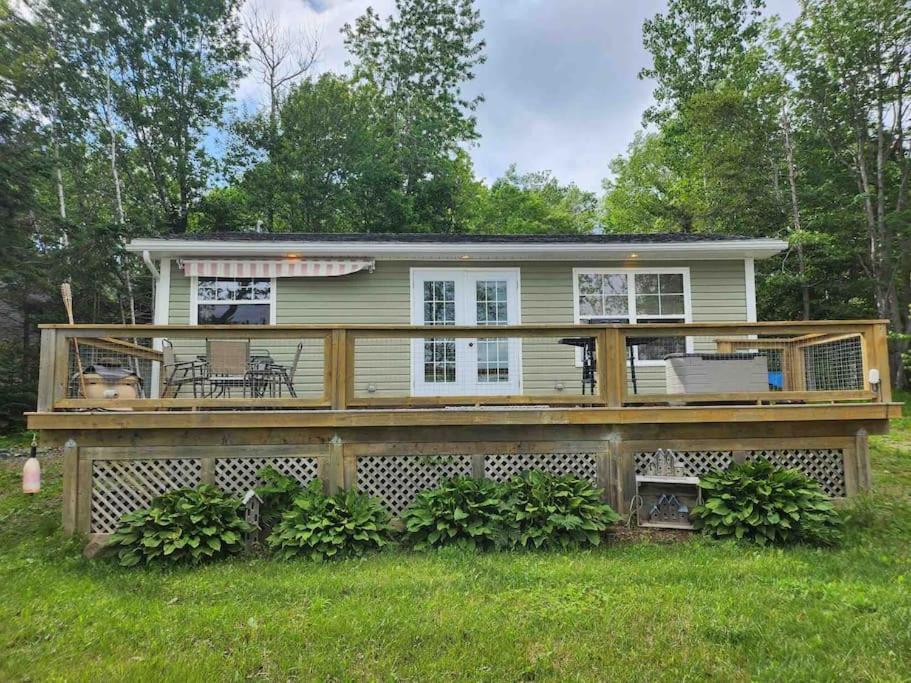 CAIA Lakeside Retreat - Sunken Lake