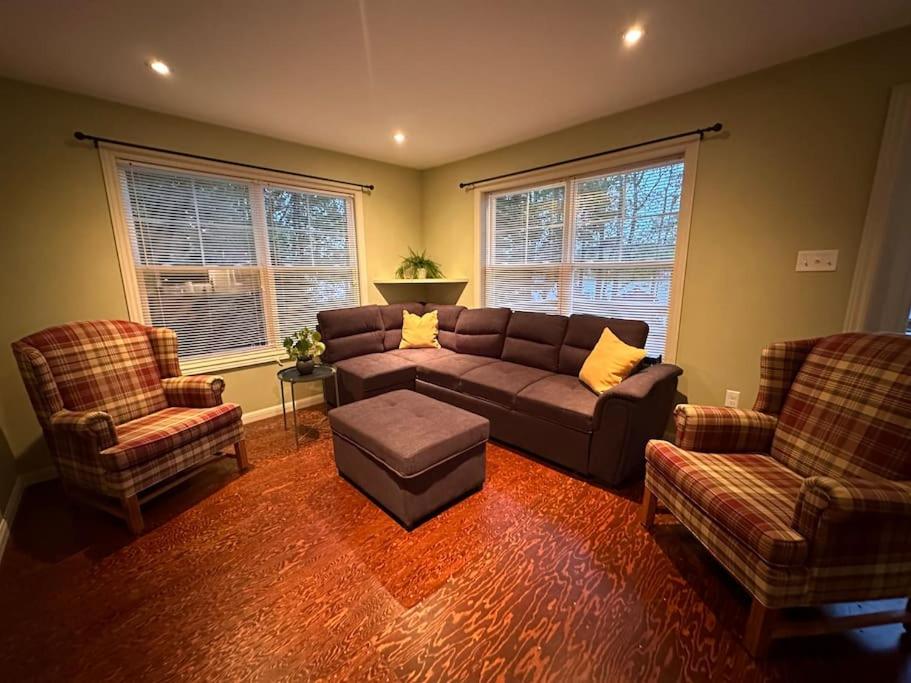 CAIA Lakeside Retreat - Sunken Lake