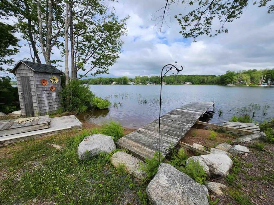 CAIA Lakeside Retreat - Sunken Lake