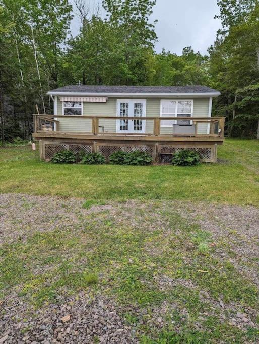 CAIA Lakeside Retreat - Sunken Lake