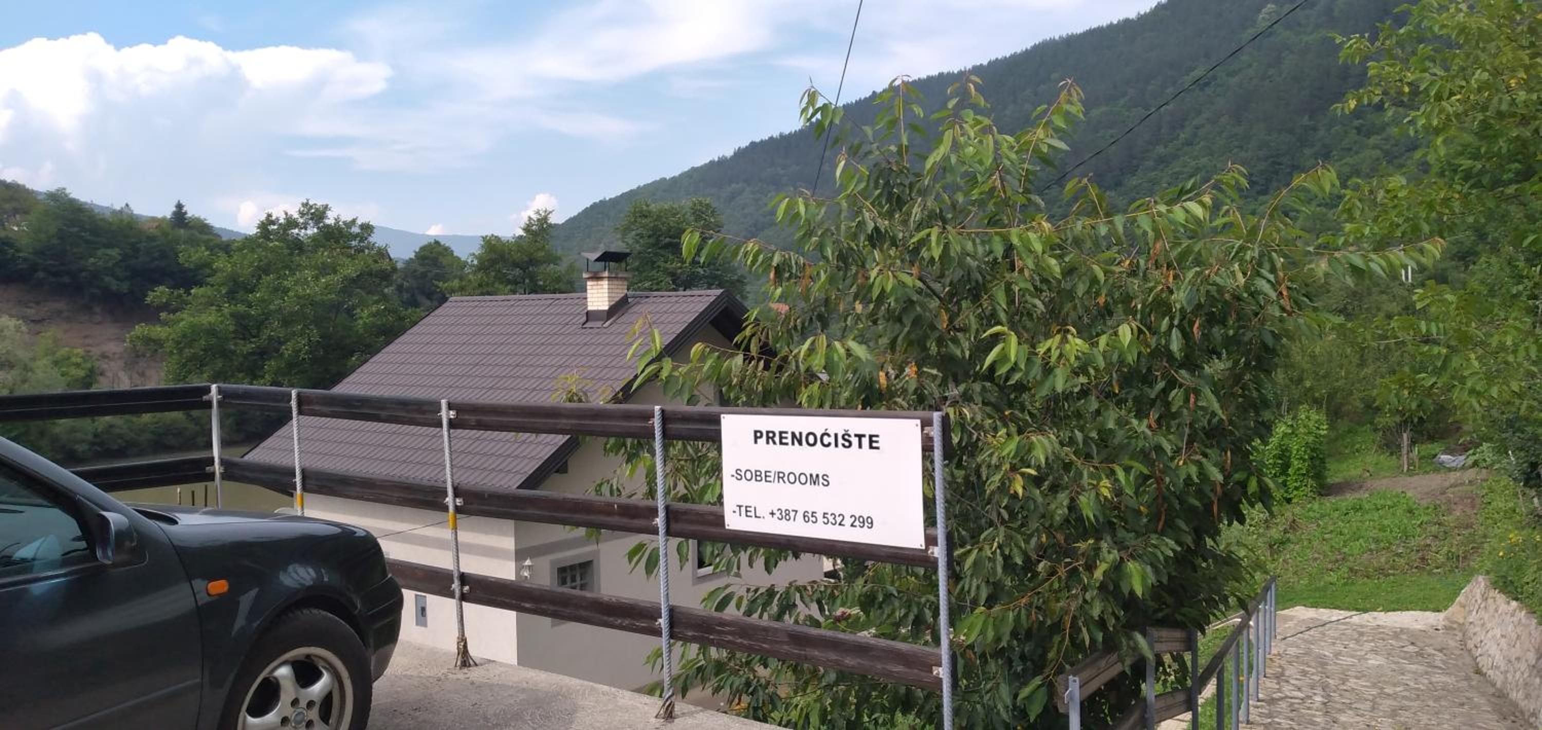 Vikendica pored Drine Foča