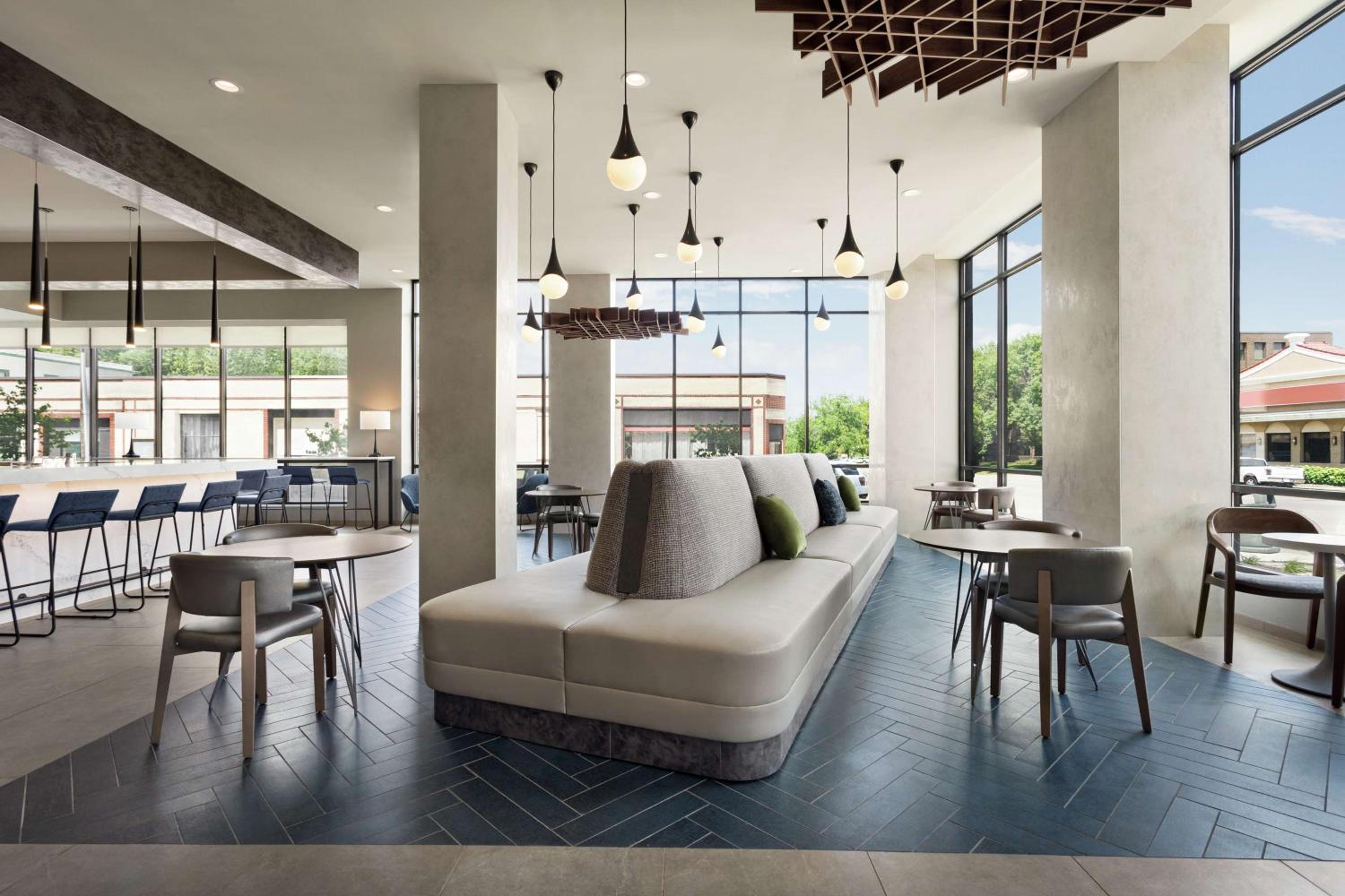 Home2 Suites By Hilton Minneapolis University Area 2