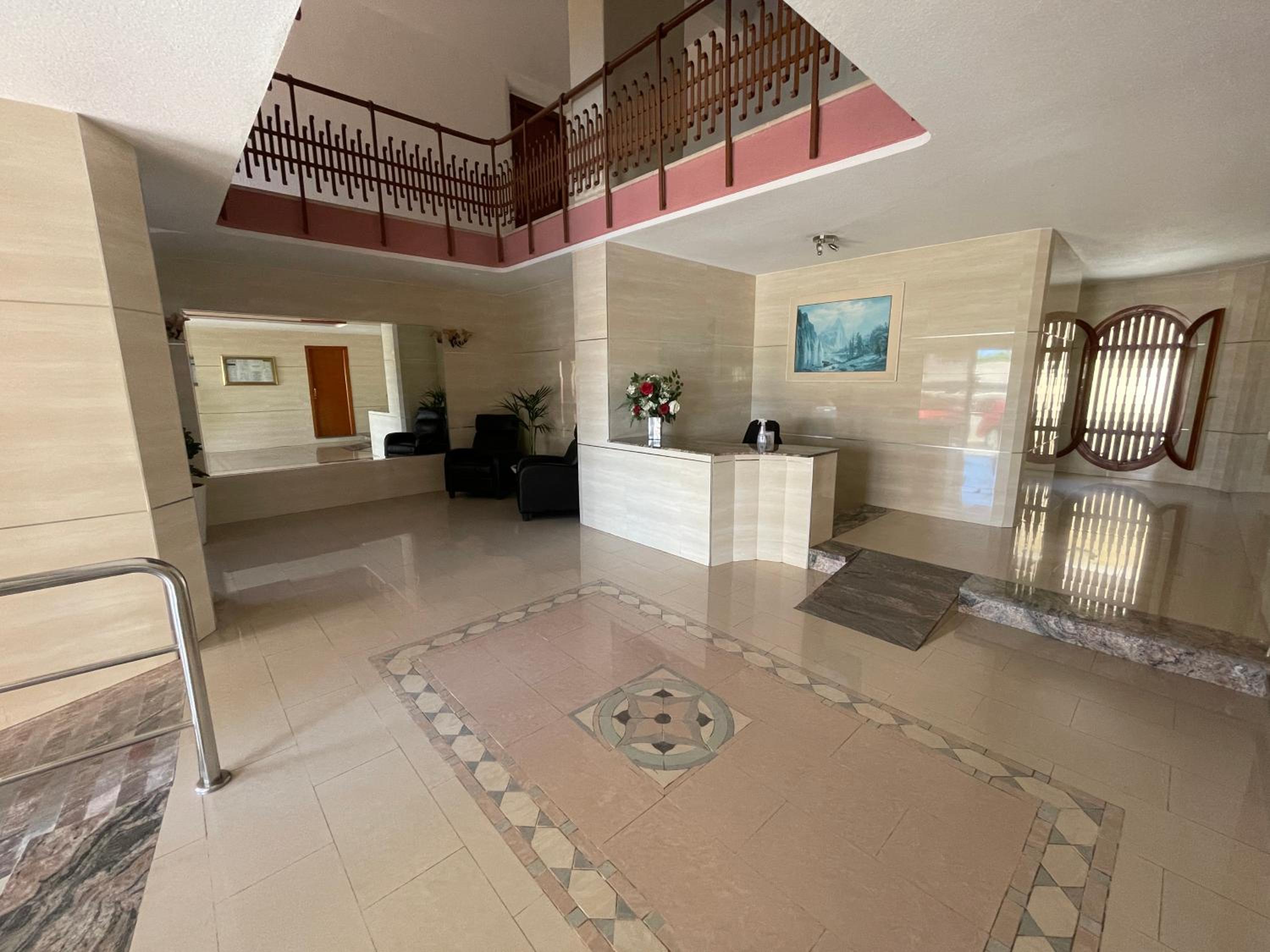 Coblanca 6, Charming Coastal Apartment with Glazed Terrace