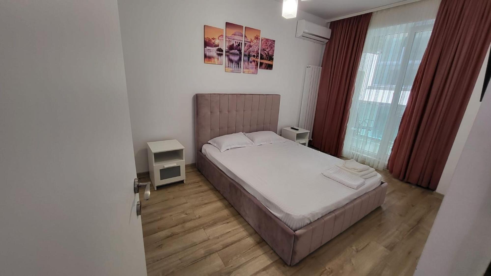 Ilinca Apart- Promenada Mamaia Nord view 3