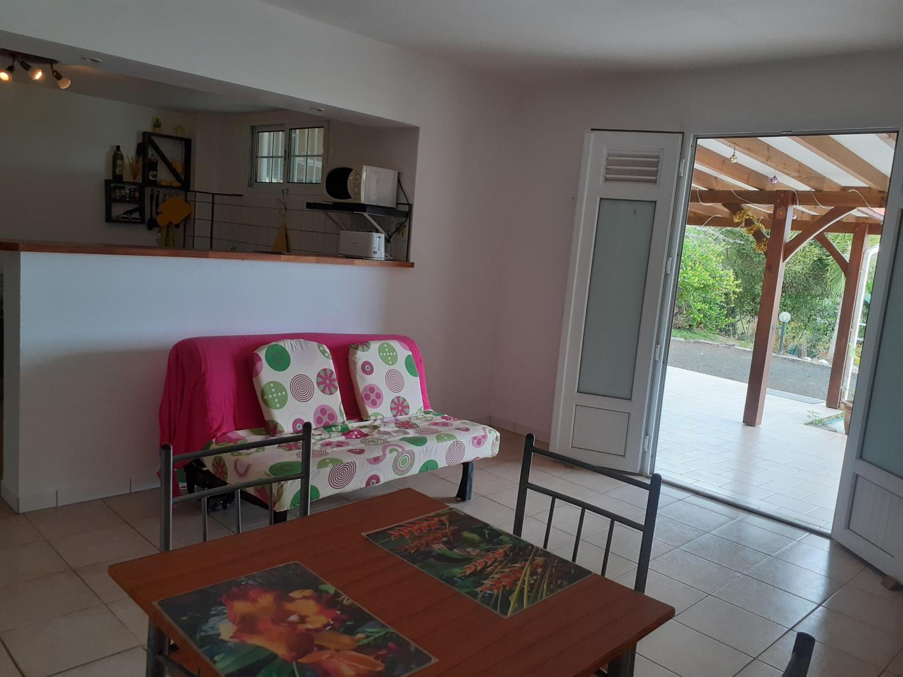 Spacieux T2 en rez-de-jardin avec grande terrasse view 4